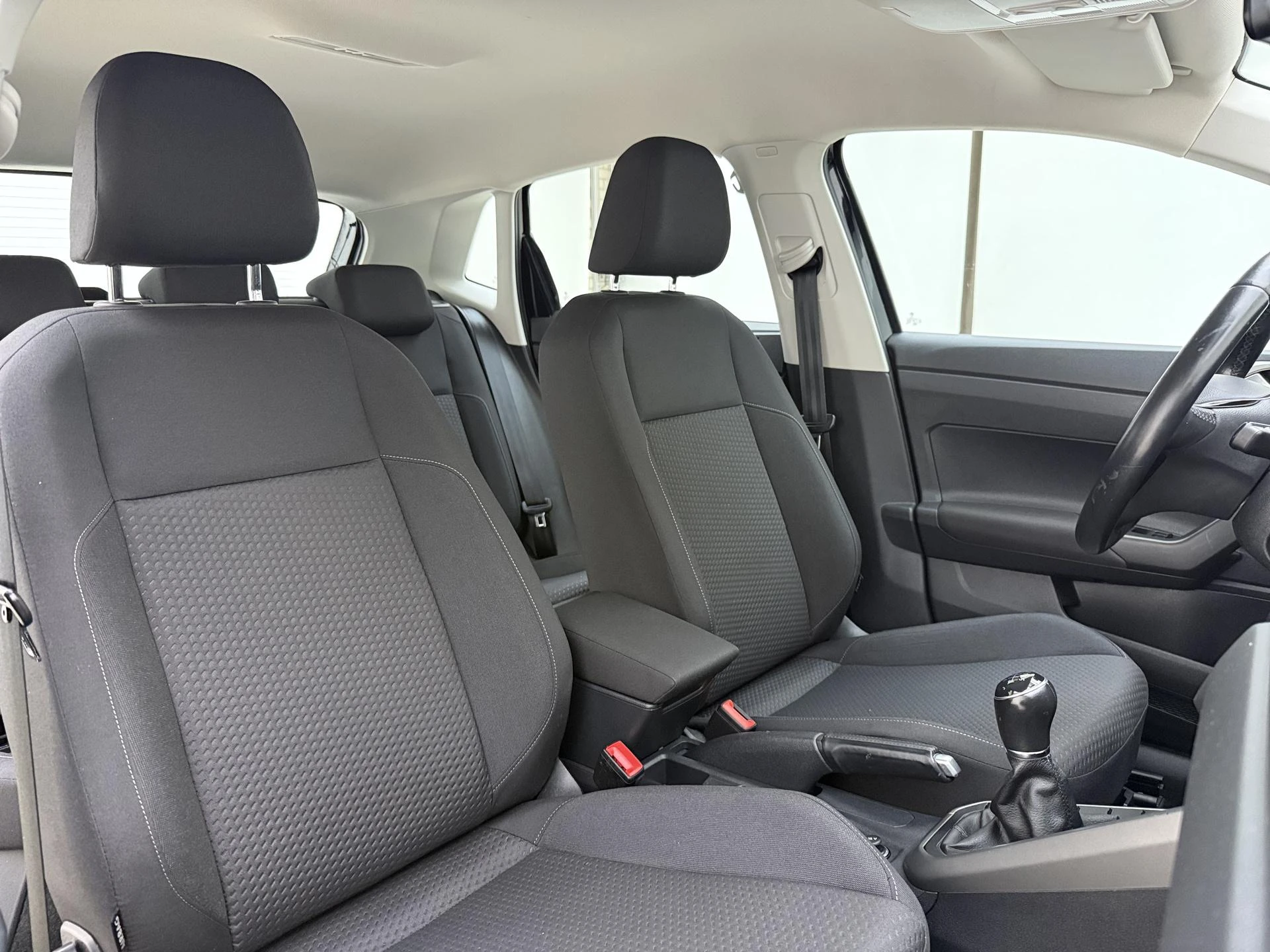 Volkswagen-Polo-image-3