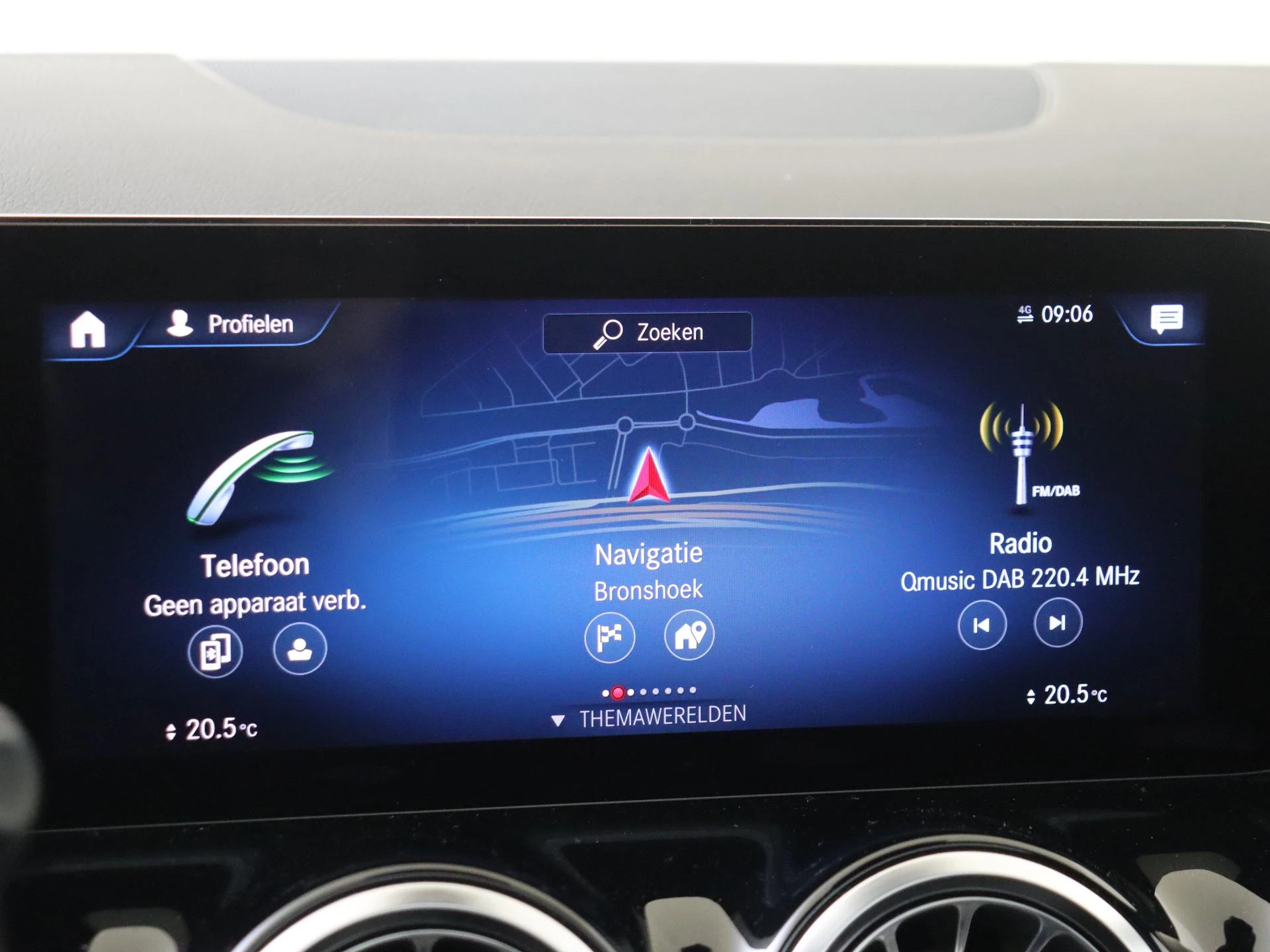 Mercedes-Benz-EQA-image-16