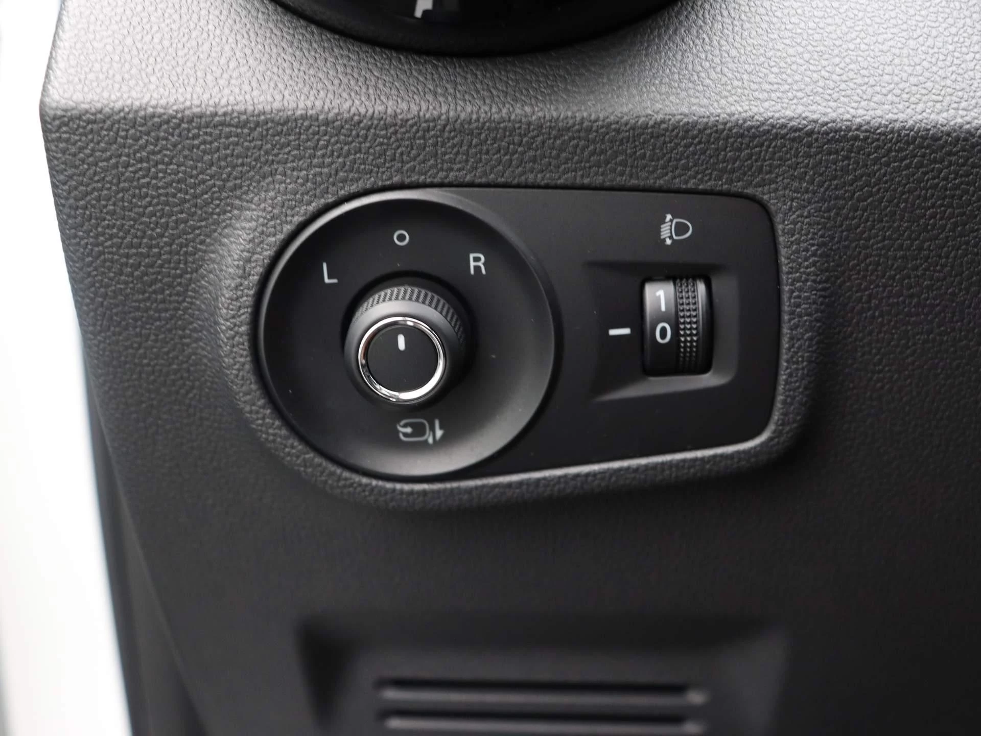 MG-ZS EV-image-18