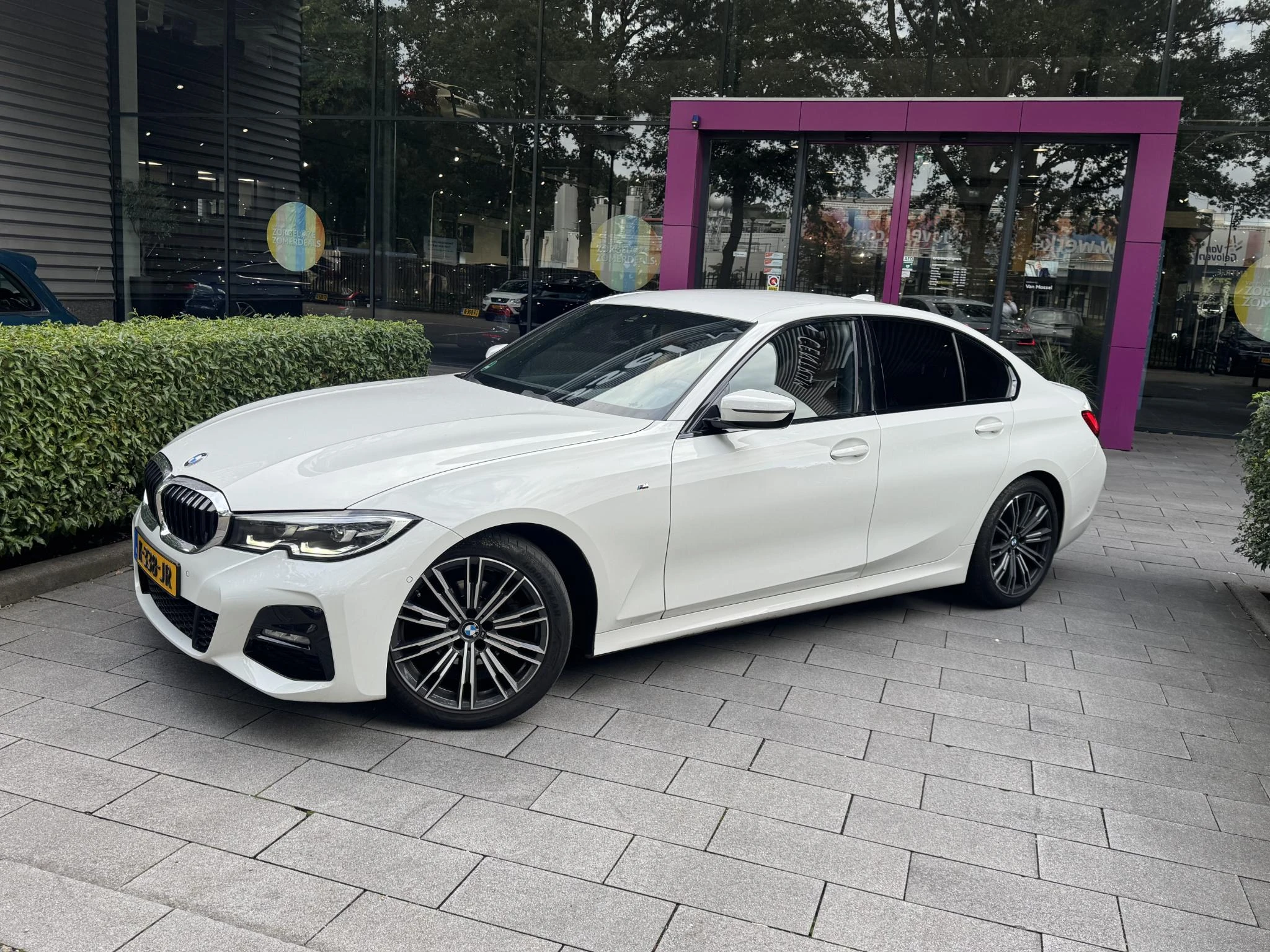 BMW-3 Serie-image-1