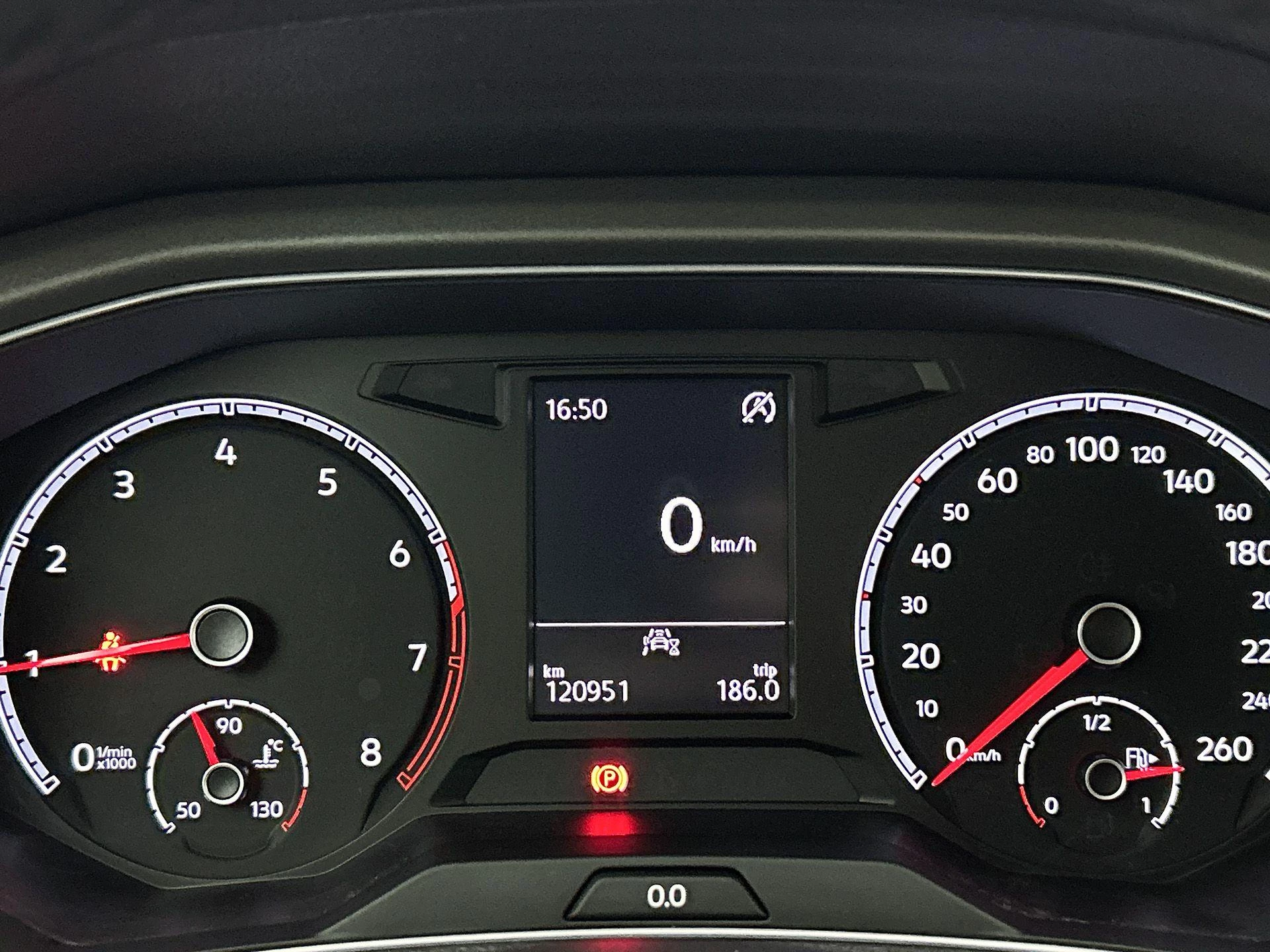 Volkswagen-T-Roc-image-7