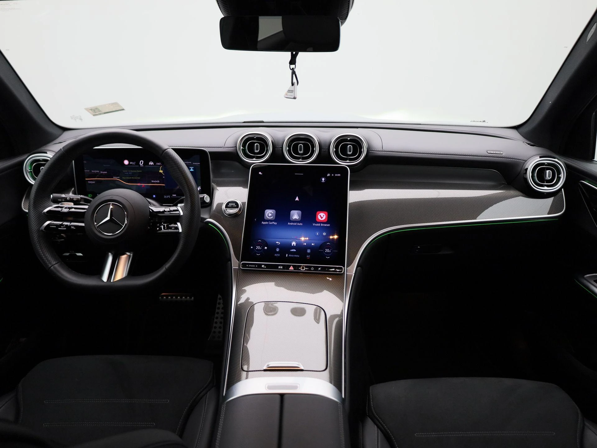 Mercedes-Benz-GLC-image-42