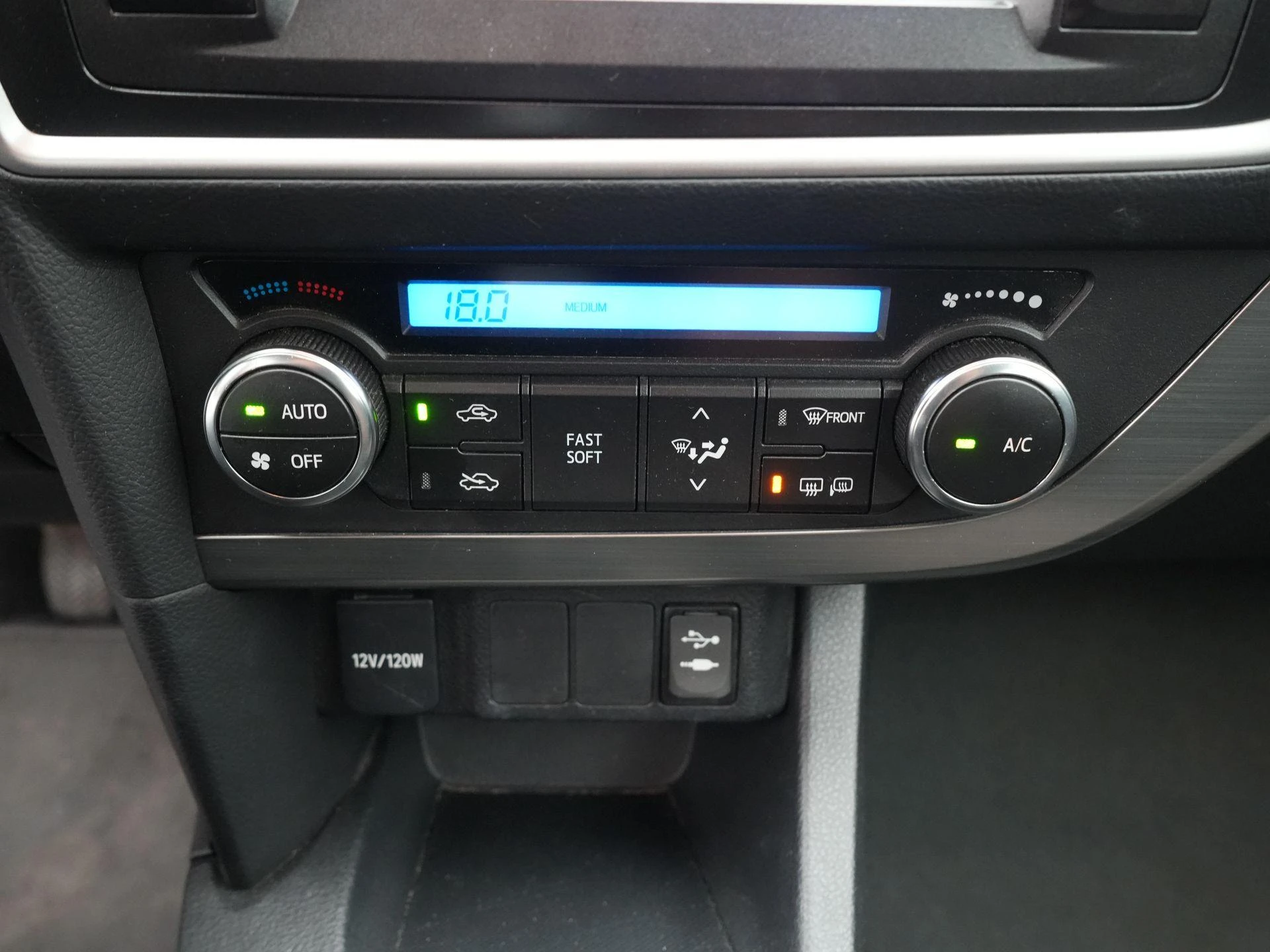 Toyota-Auris-image-15