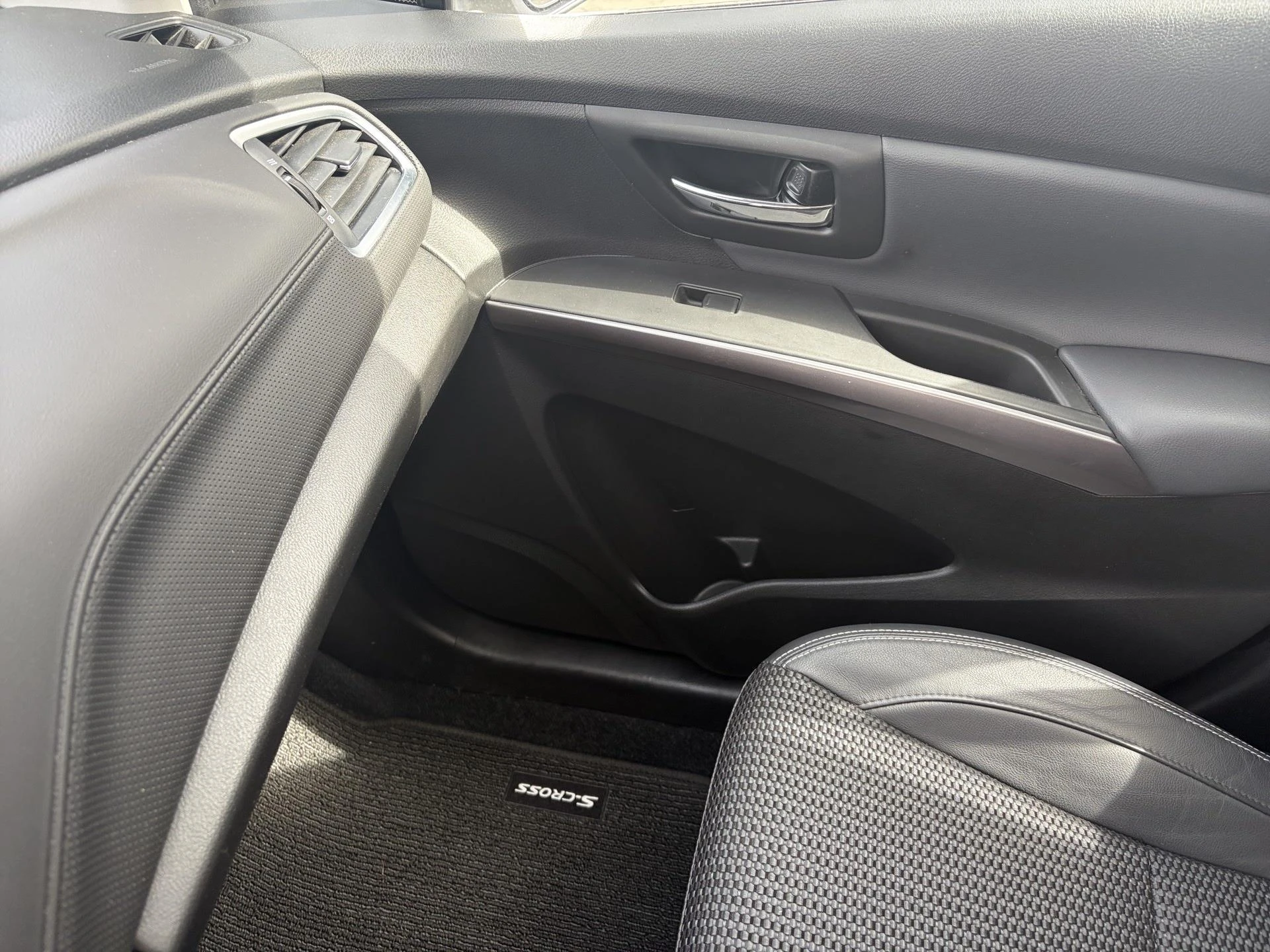 Suzuki-S-Cross-image-19
