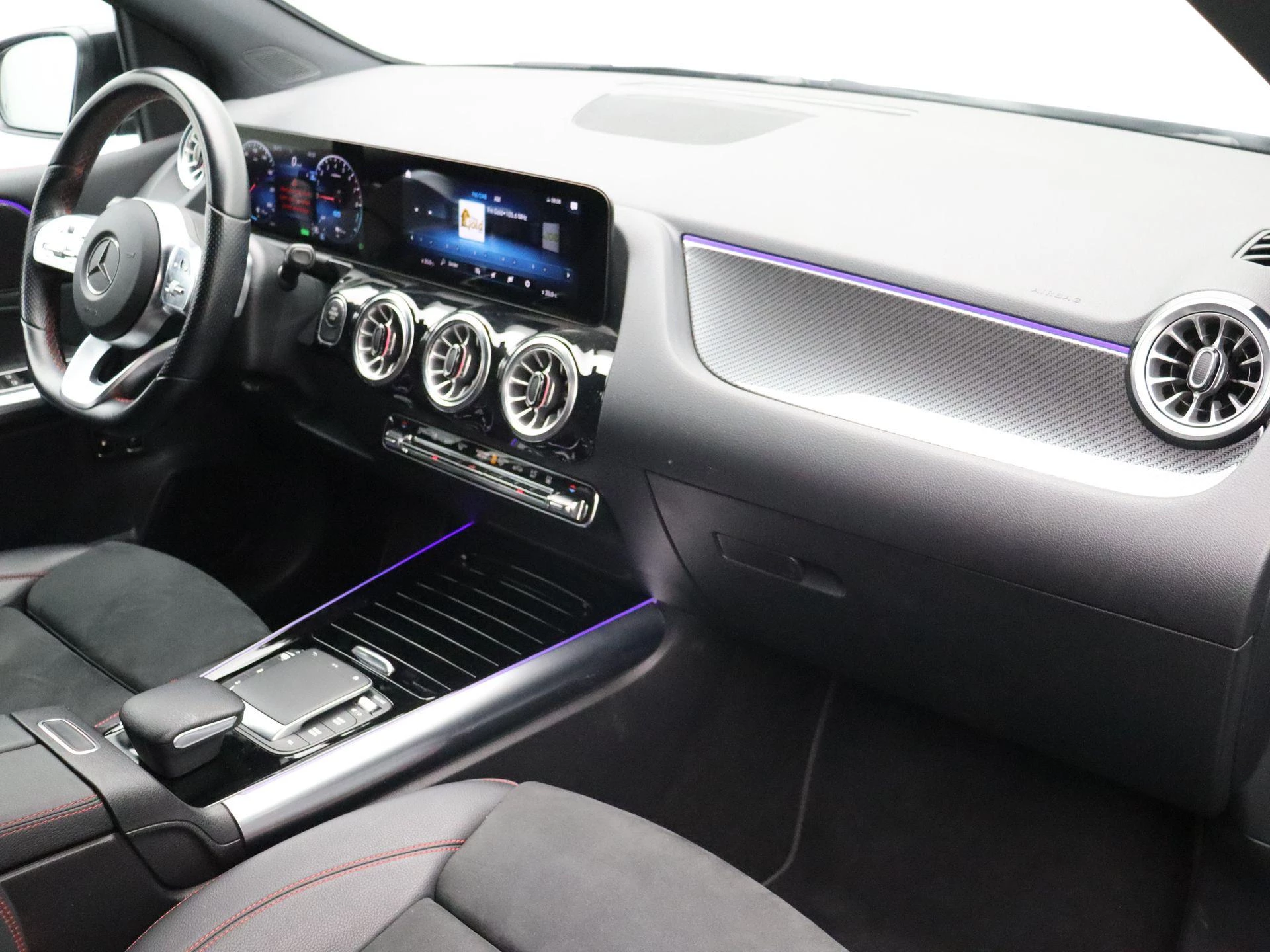 Mercedes-Benz B-Klasse 250 e + AMG LINE + LED + CAMERA +