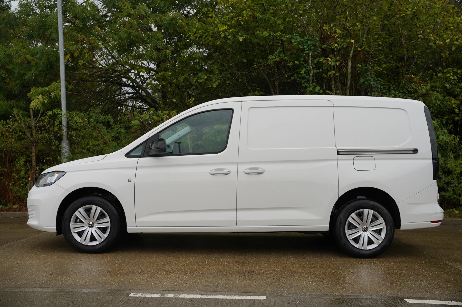 Volkswagen-Caddy-image-13