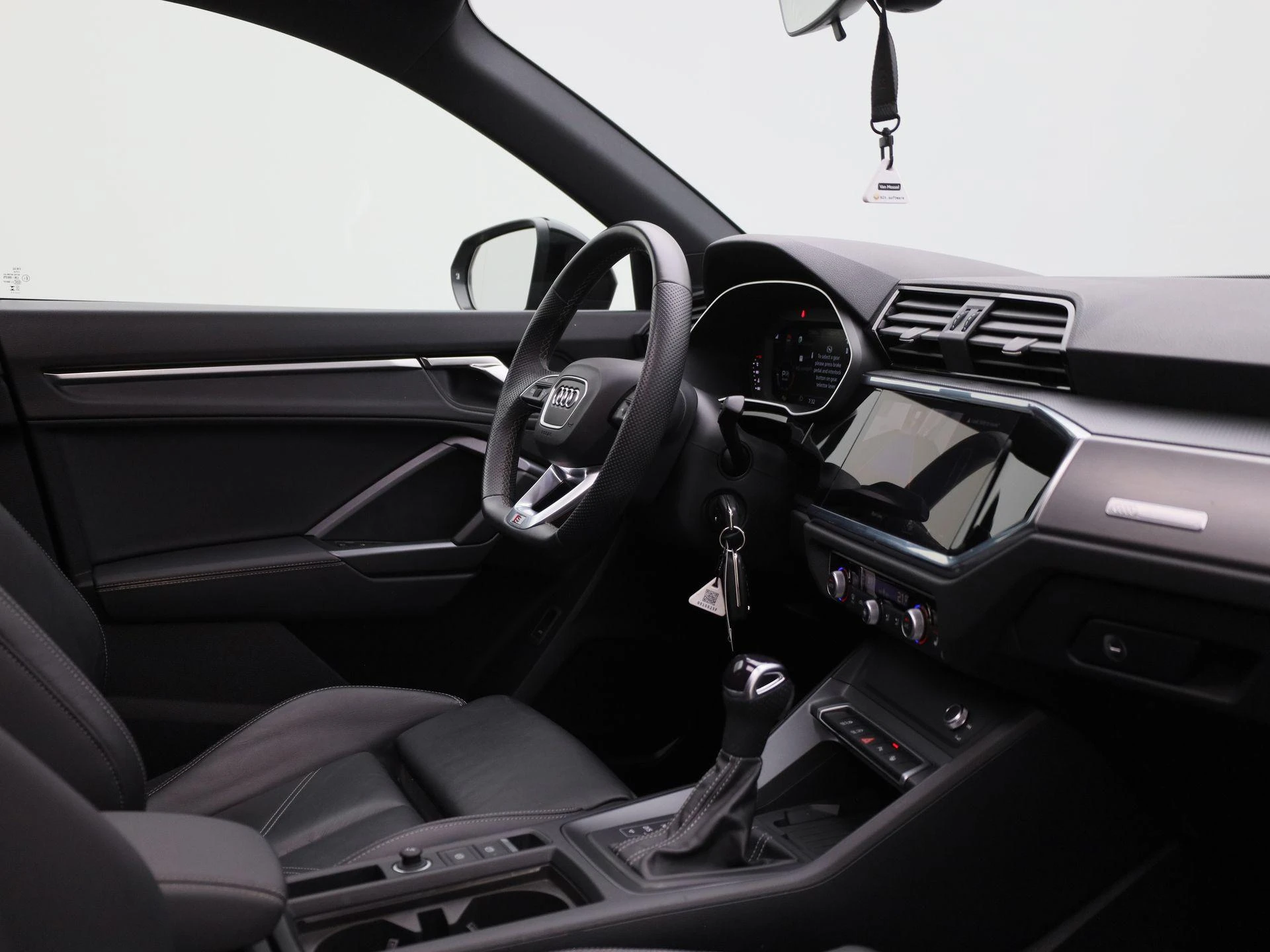 Audi-Q3-image-32