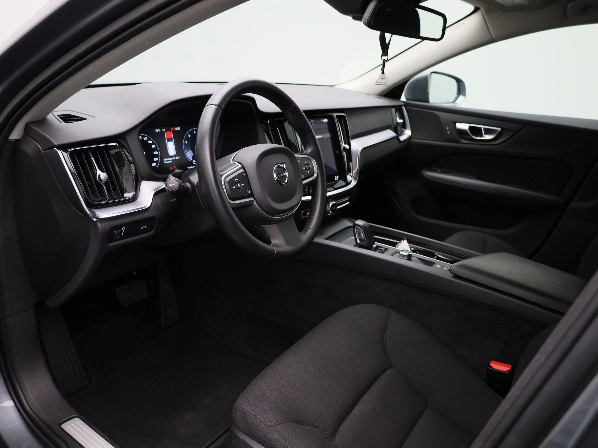 Volvo-V60-image-24