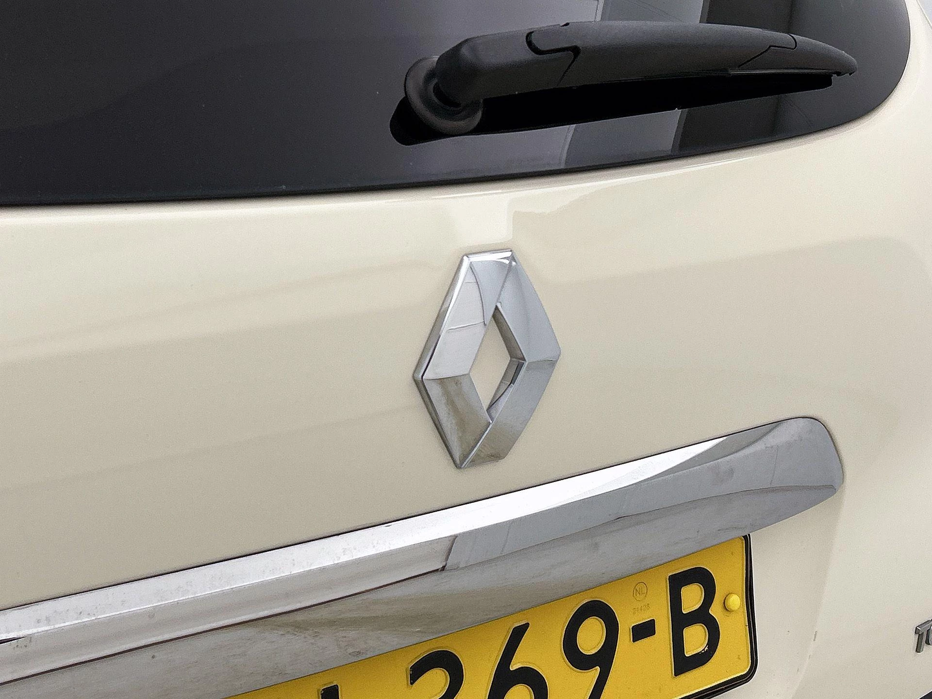 Renault-Captur-image-12