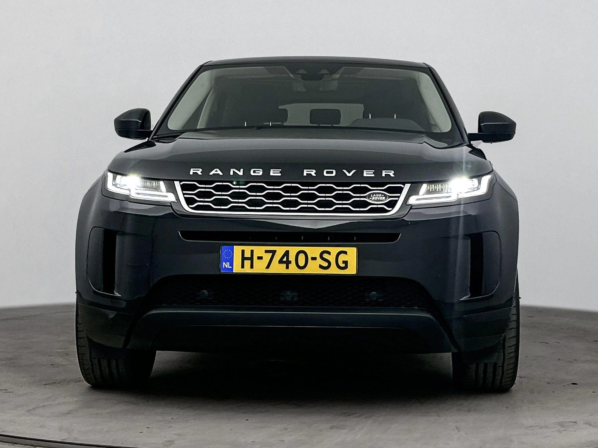 Land Rover-Range Rover Evoque-image-4