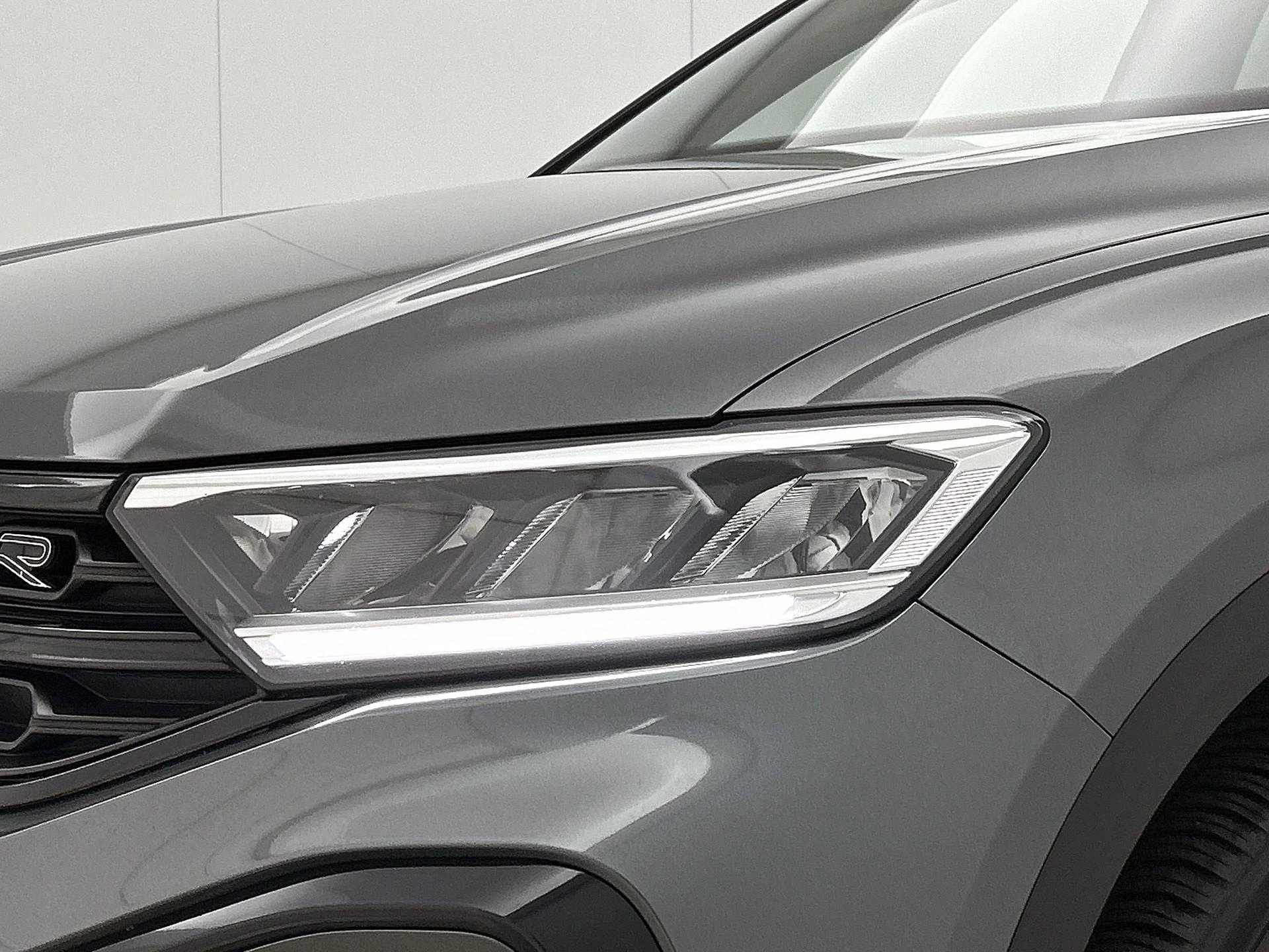 Volkswagen-T-Roc-image-29