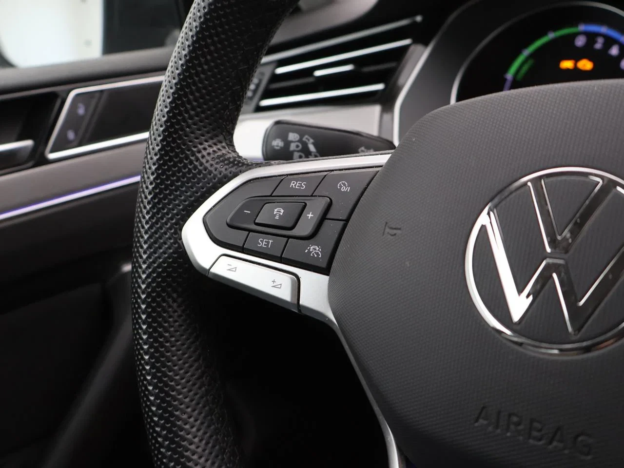 Volkswagen-Passat-image-14