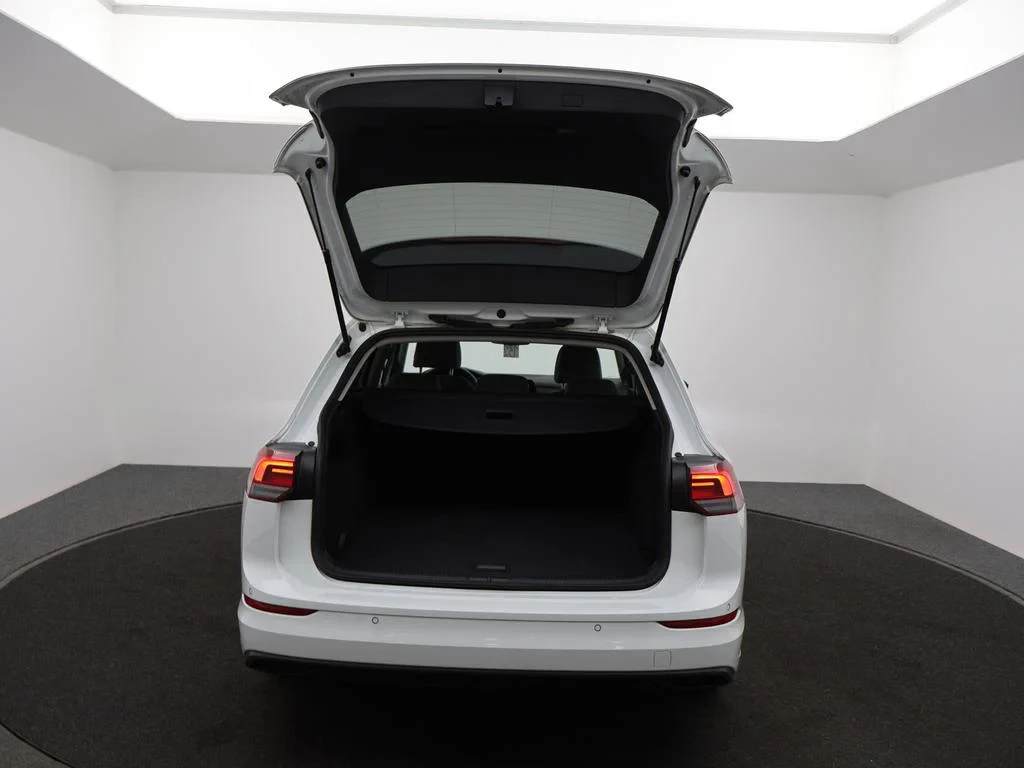 Volkswagen-Golf-image-17