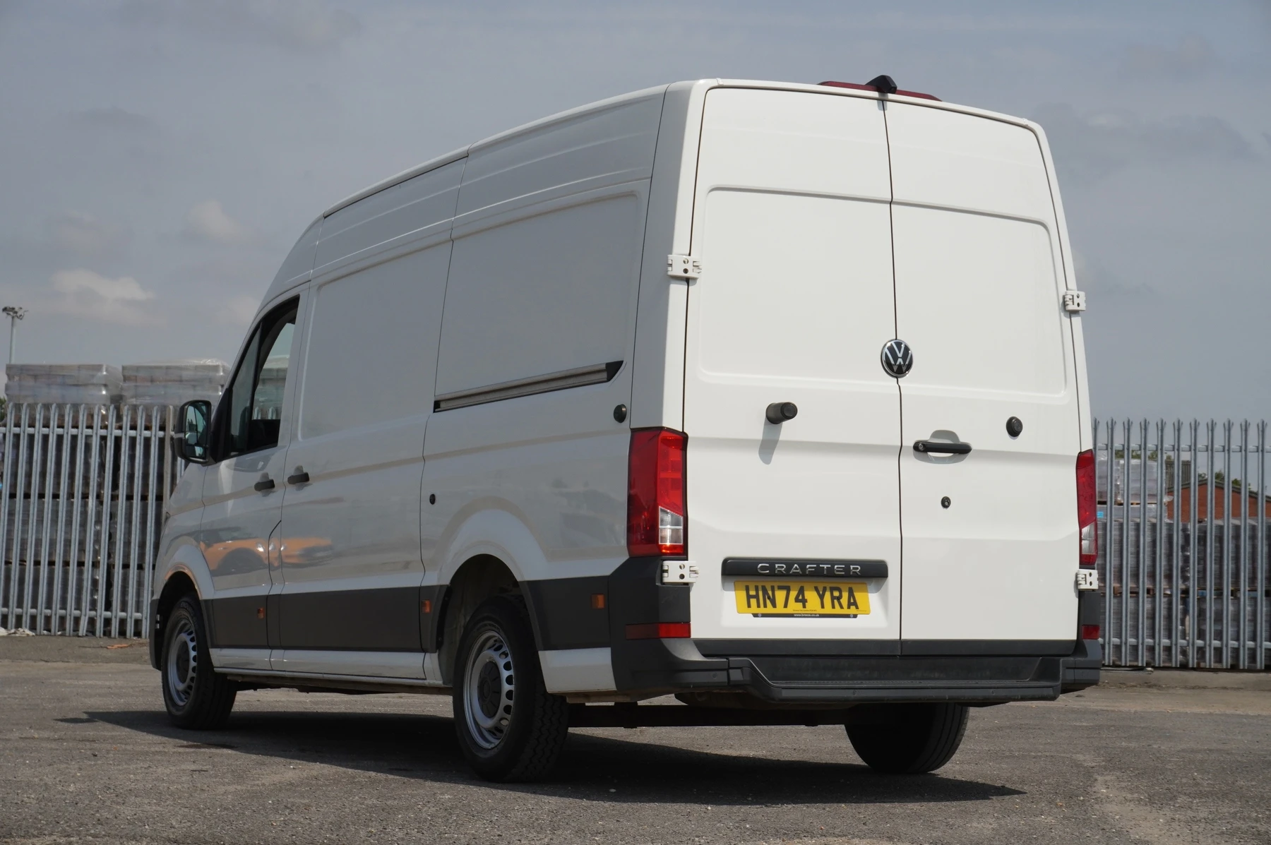 Volkswagen-Crafter-image-2