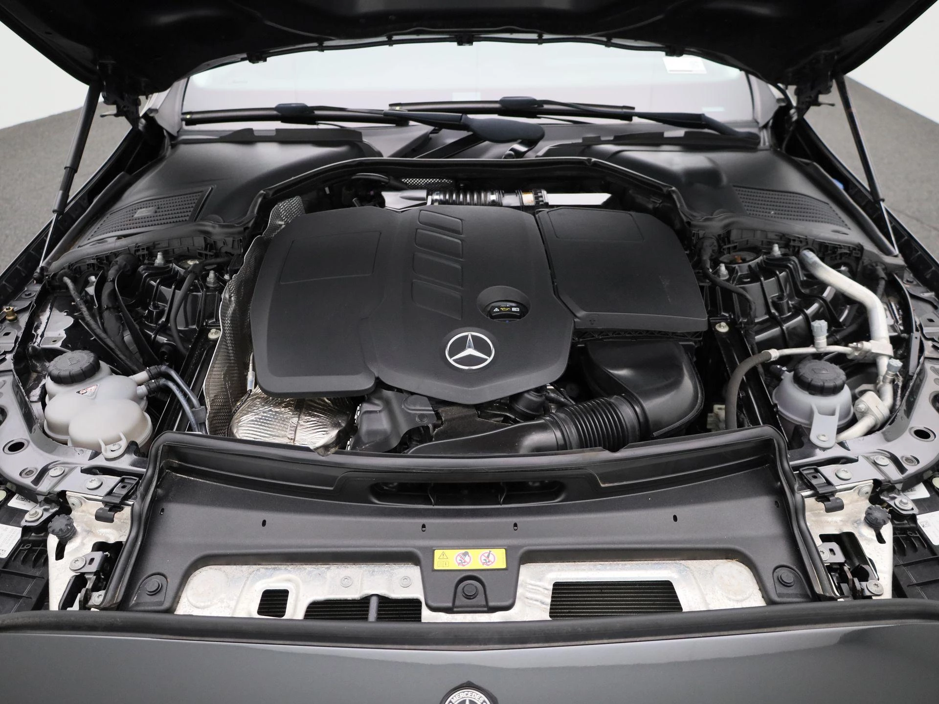 Mercedes-Benz-C-Klasse-image-35