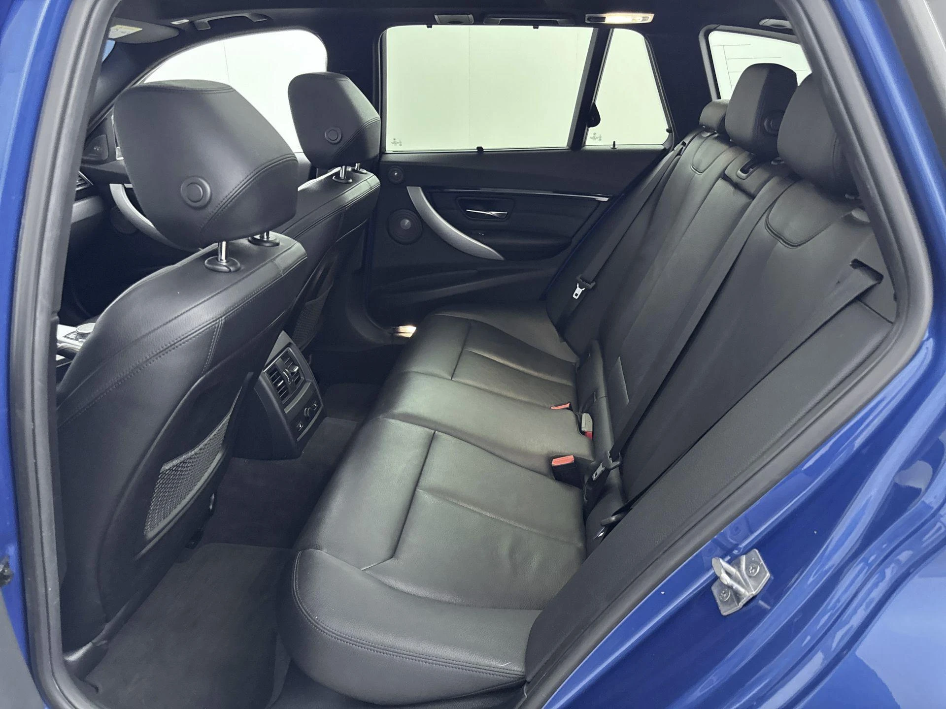 BMW-3 Serie-image-25