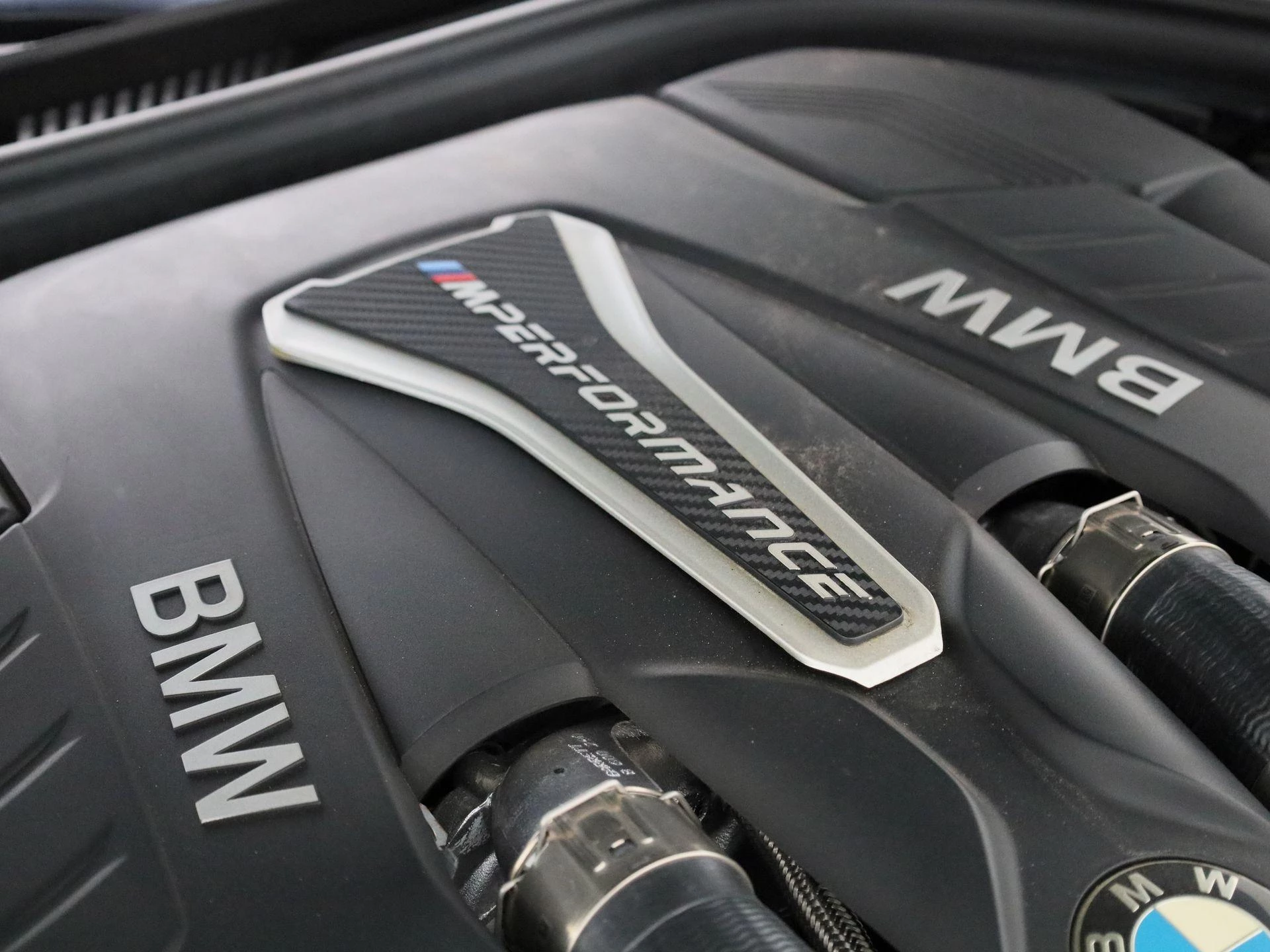 BMW 5 Serie M550i xDrive High Executive