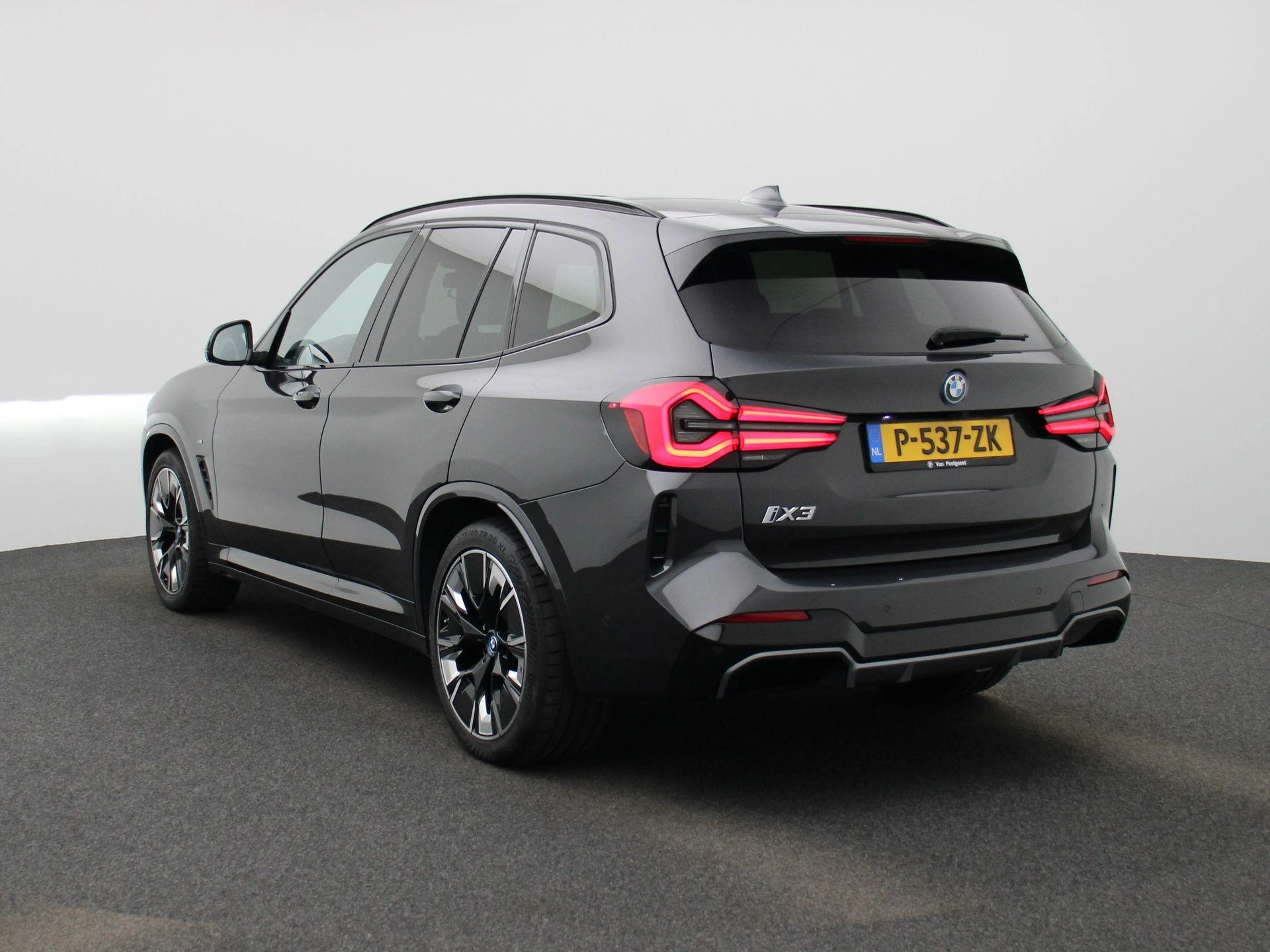 BMW-iX3-image-1
