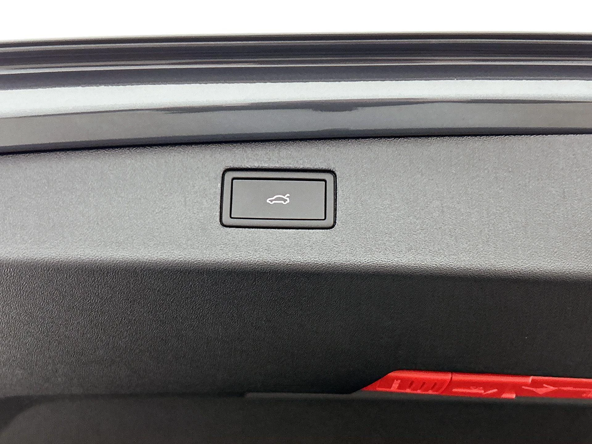 Volkswagen-Tiguan-image-15