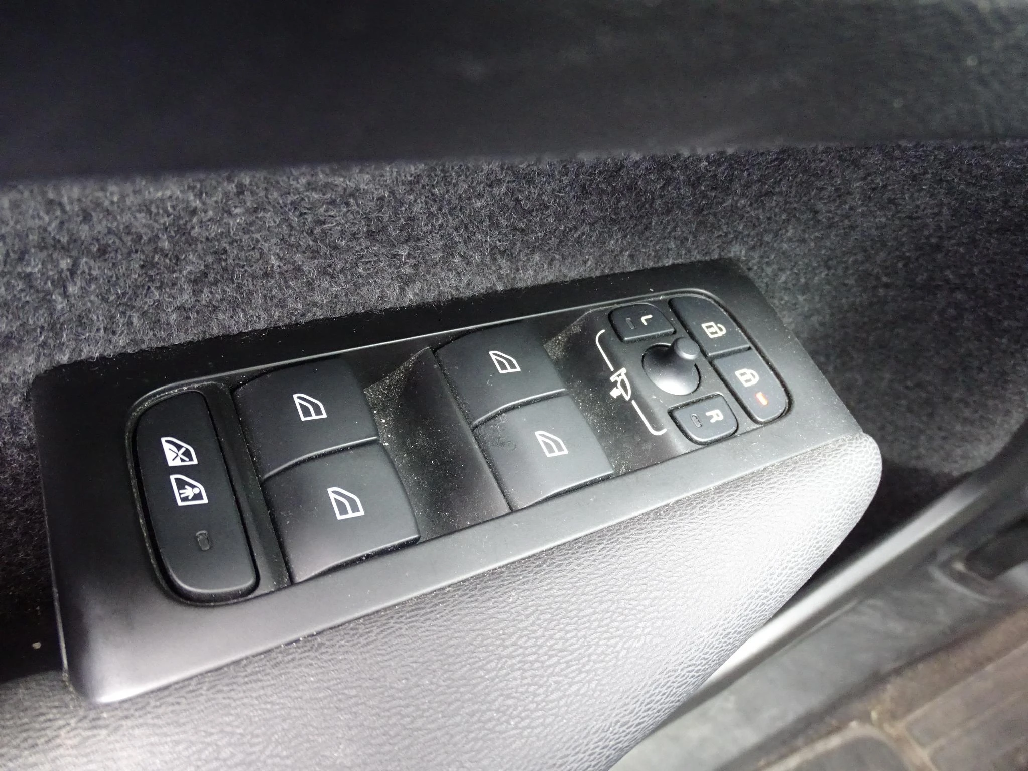 Volvo-XC40-image-23