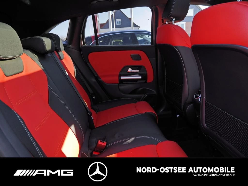 Mercedes-Benz-GLA-image-11