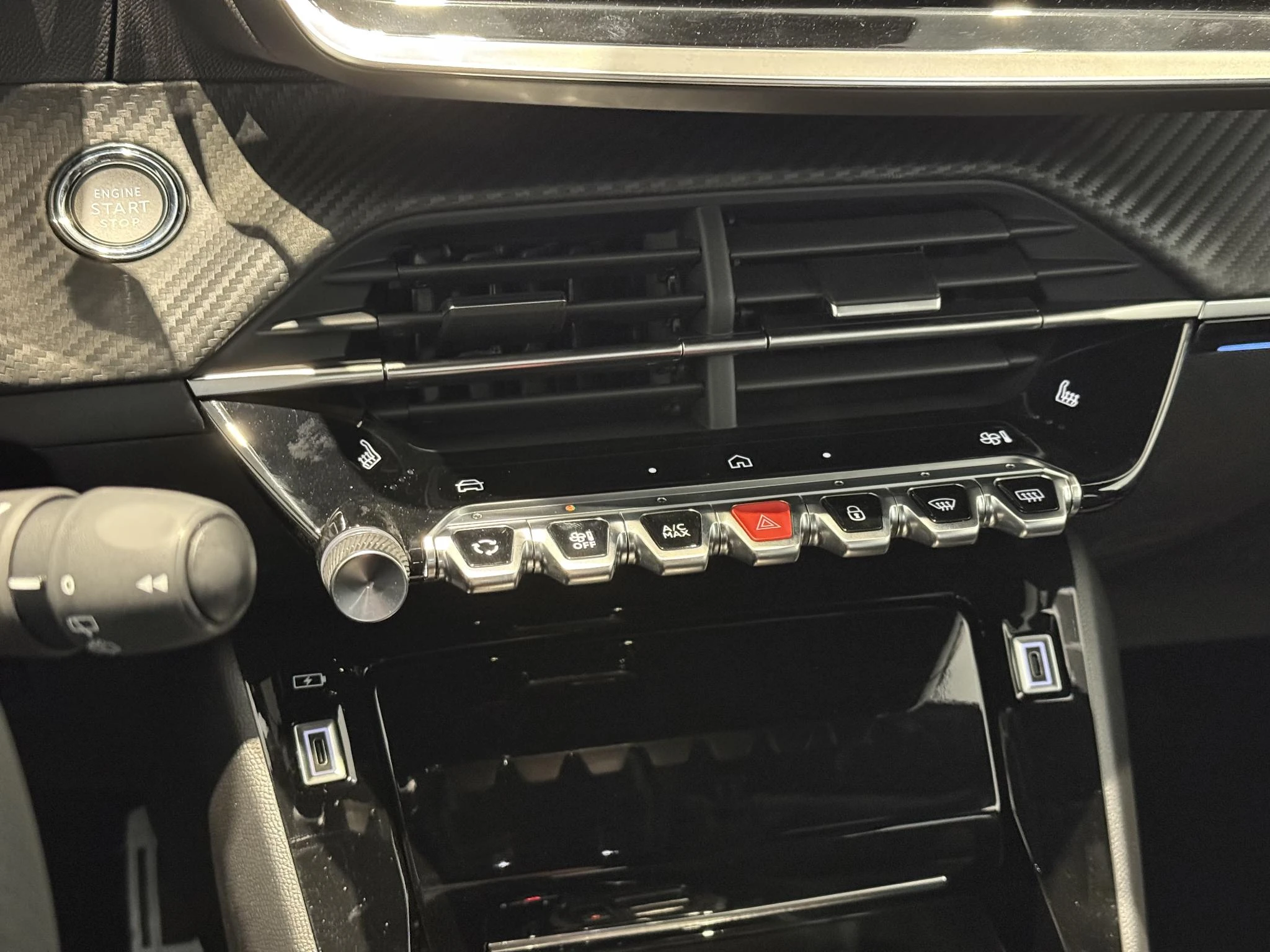 Peugeot-208-image-19