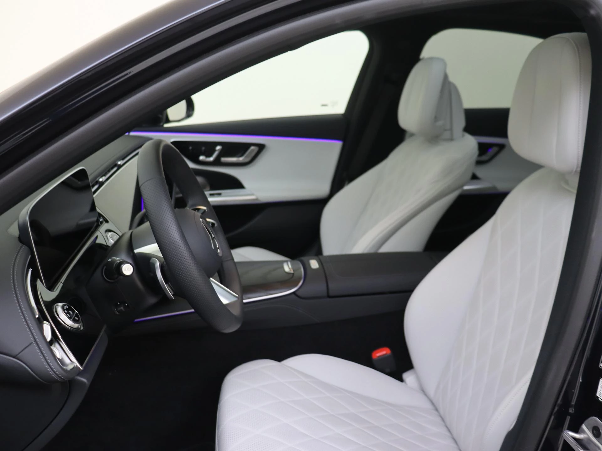 Mercedes-Benz-E-Klasse-image-13