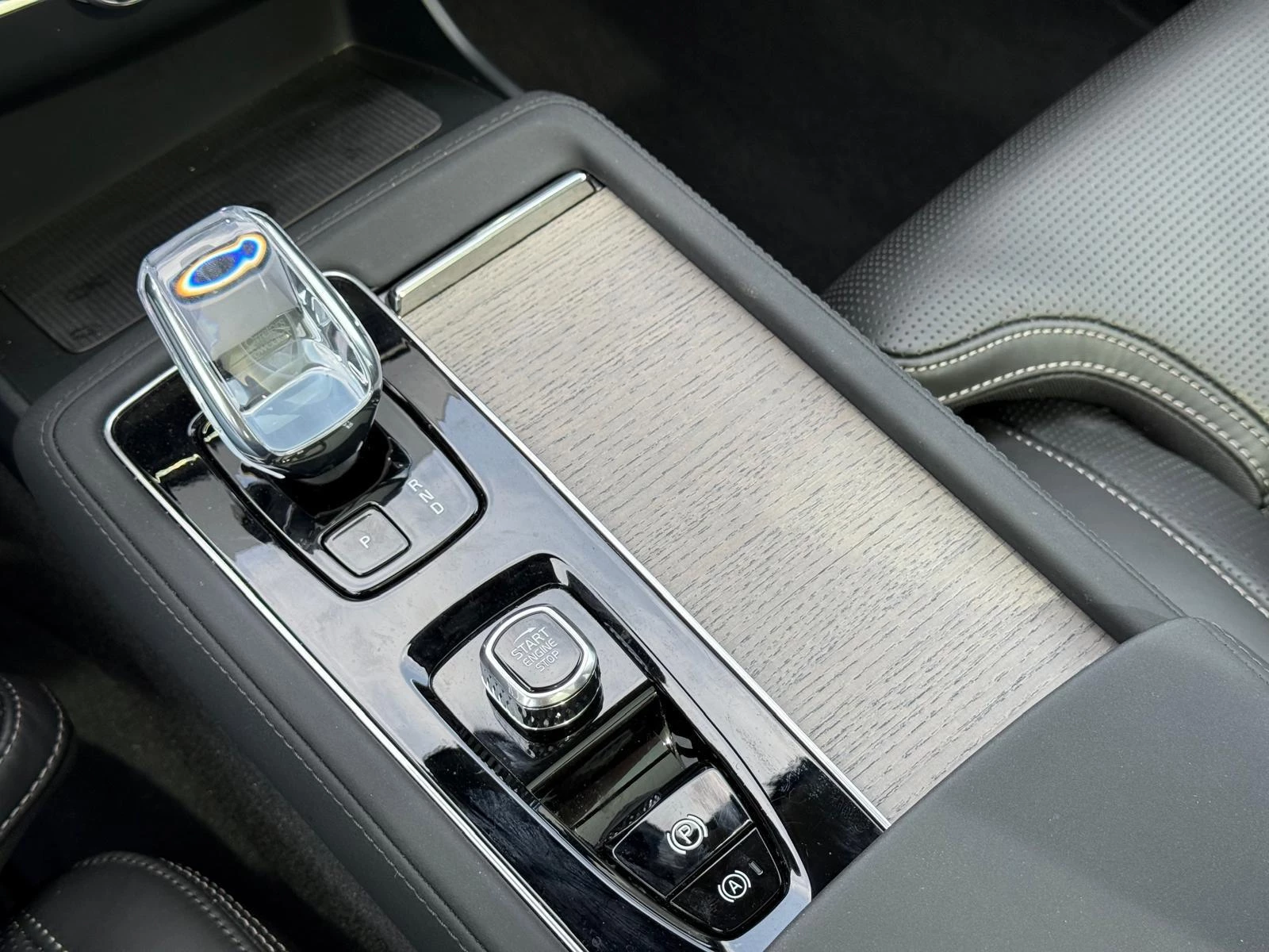 Volvo XC90 T8 Plug-in hybrid AWD Ultra Dark