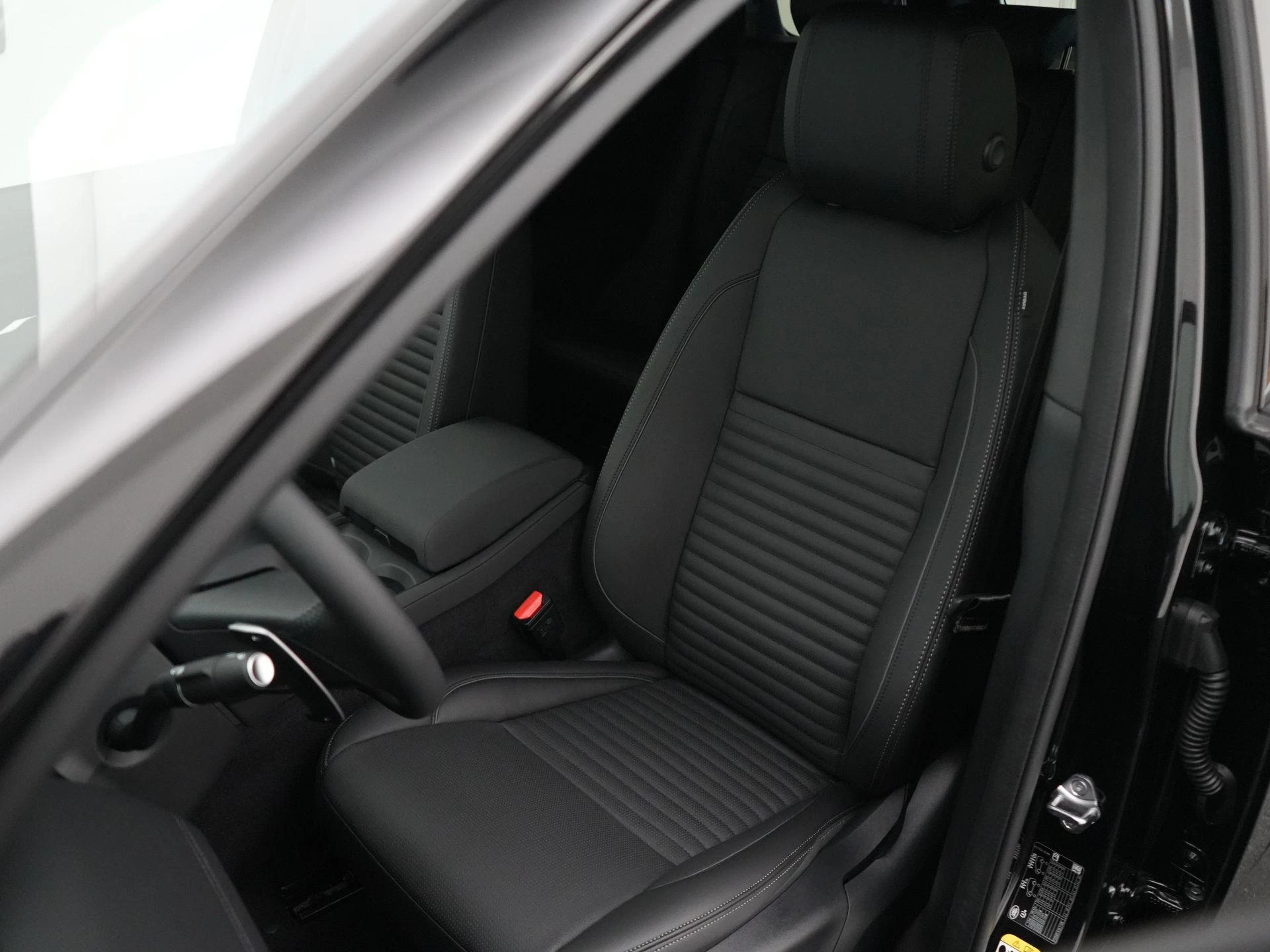 Land Rover-Discovery Sport-image-6