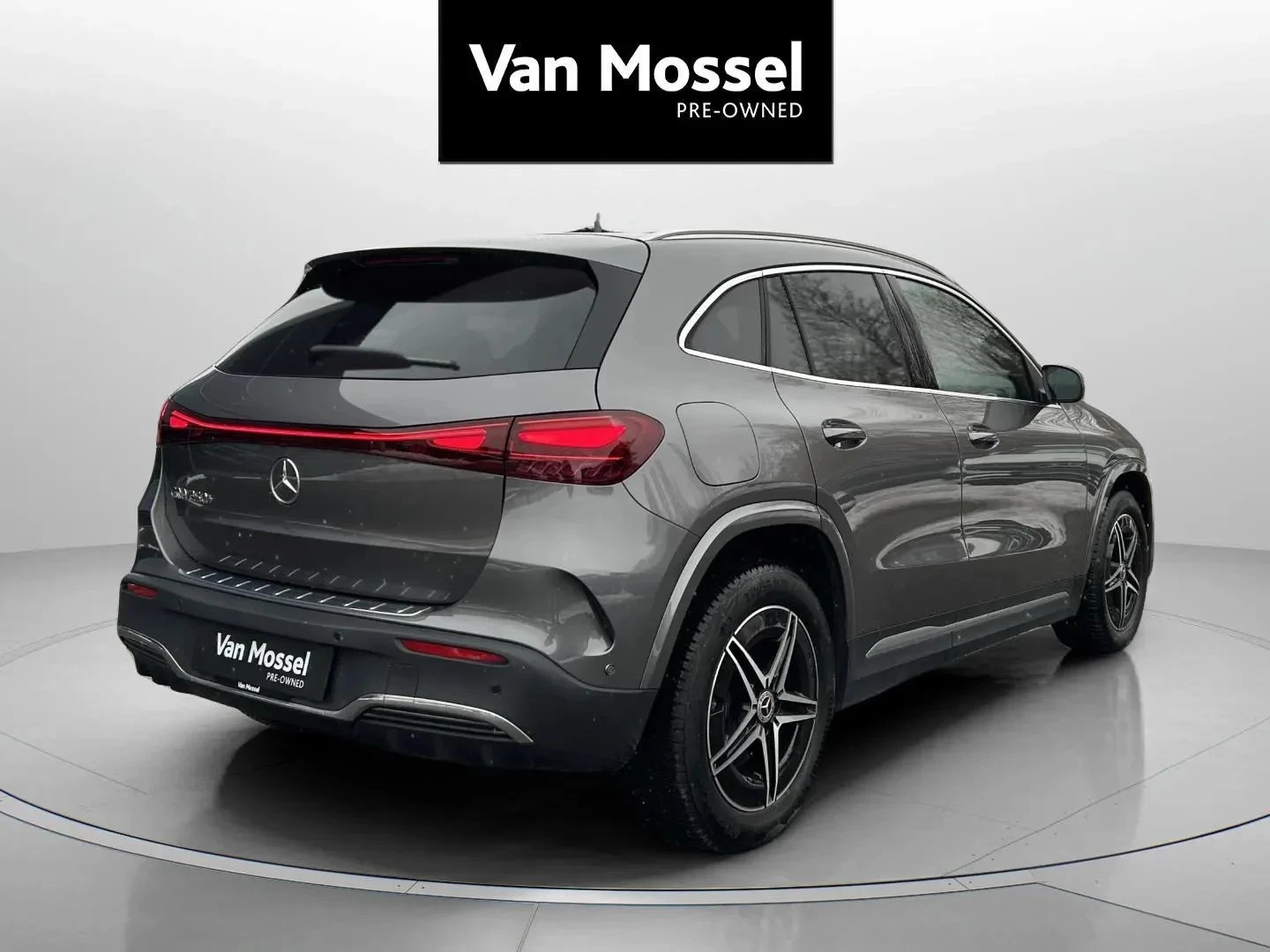 Mercedes-Benz-EQA-image-4