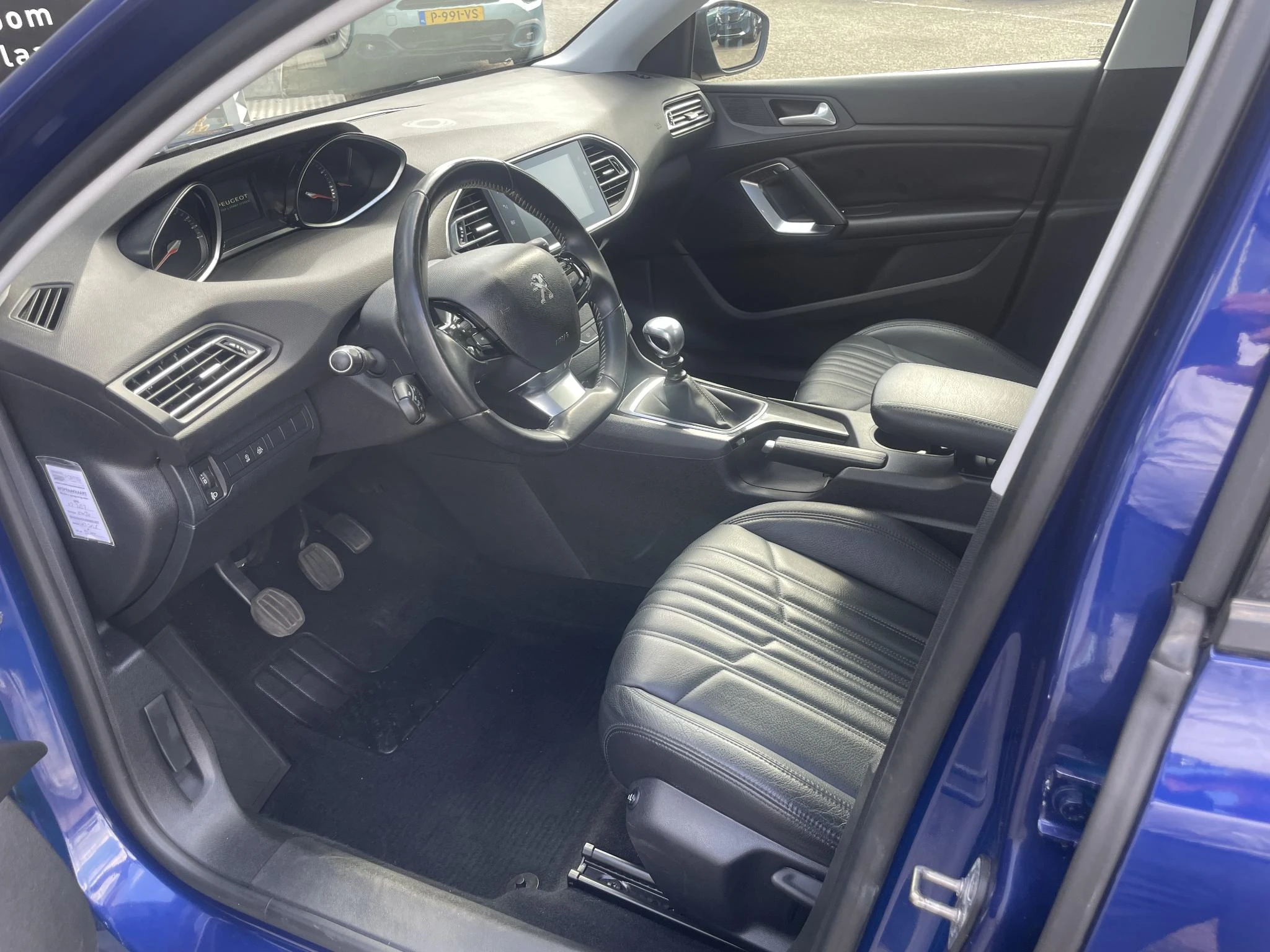 Peugeot-308-image-8