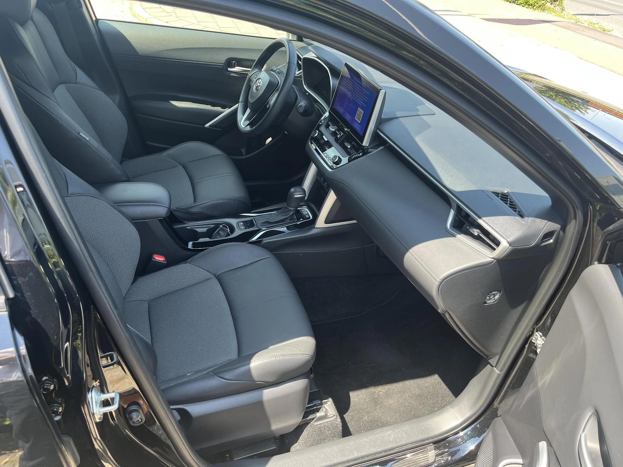 Toyota-Corolla Cross-image-12