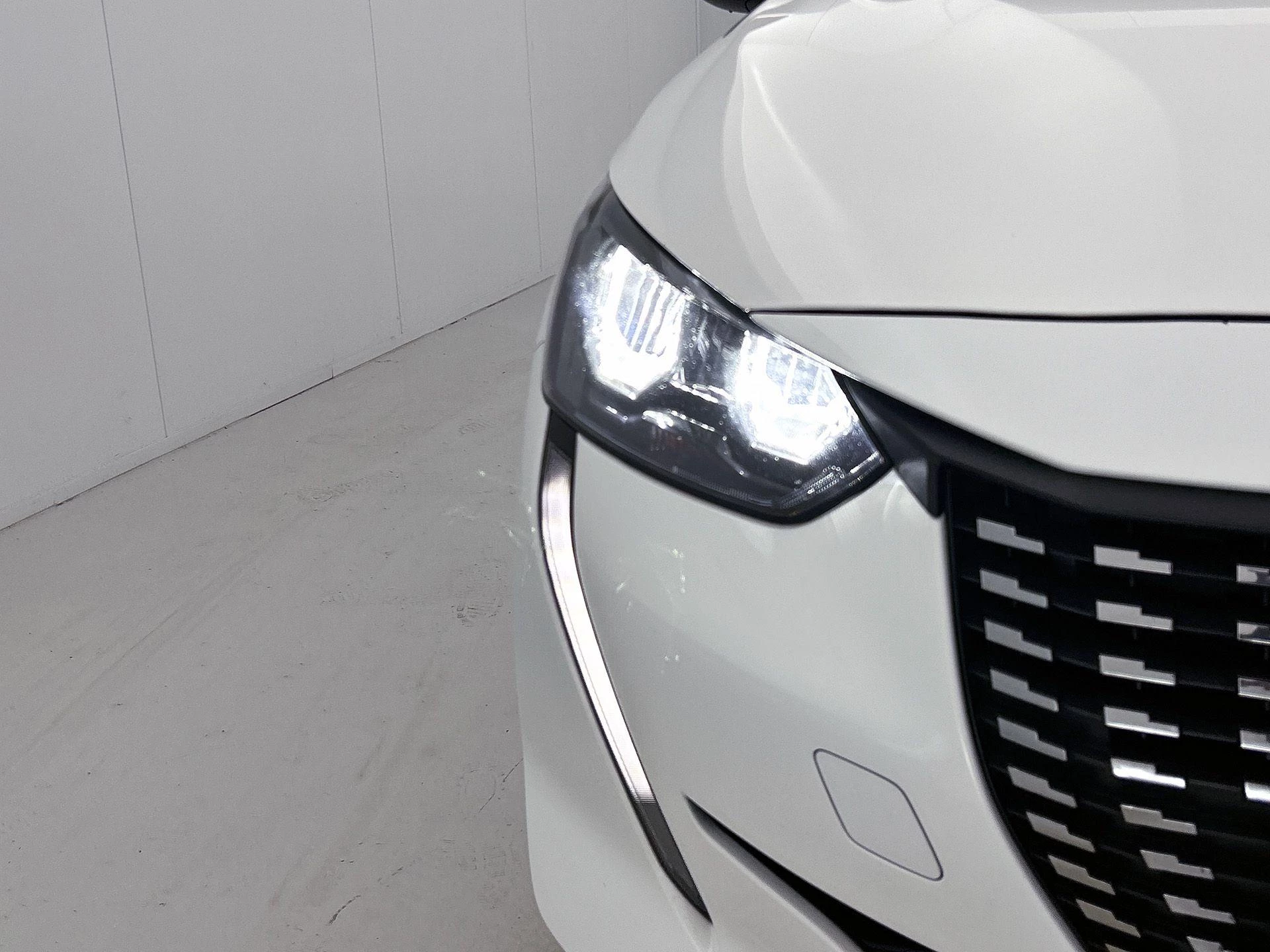 Peugeot-208-image-20