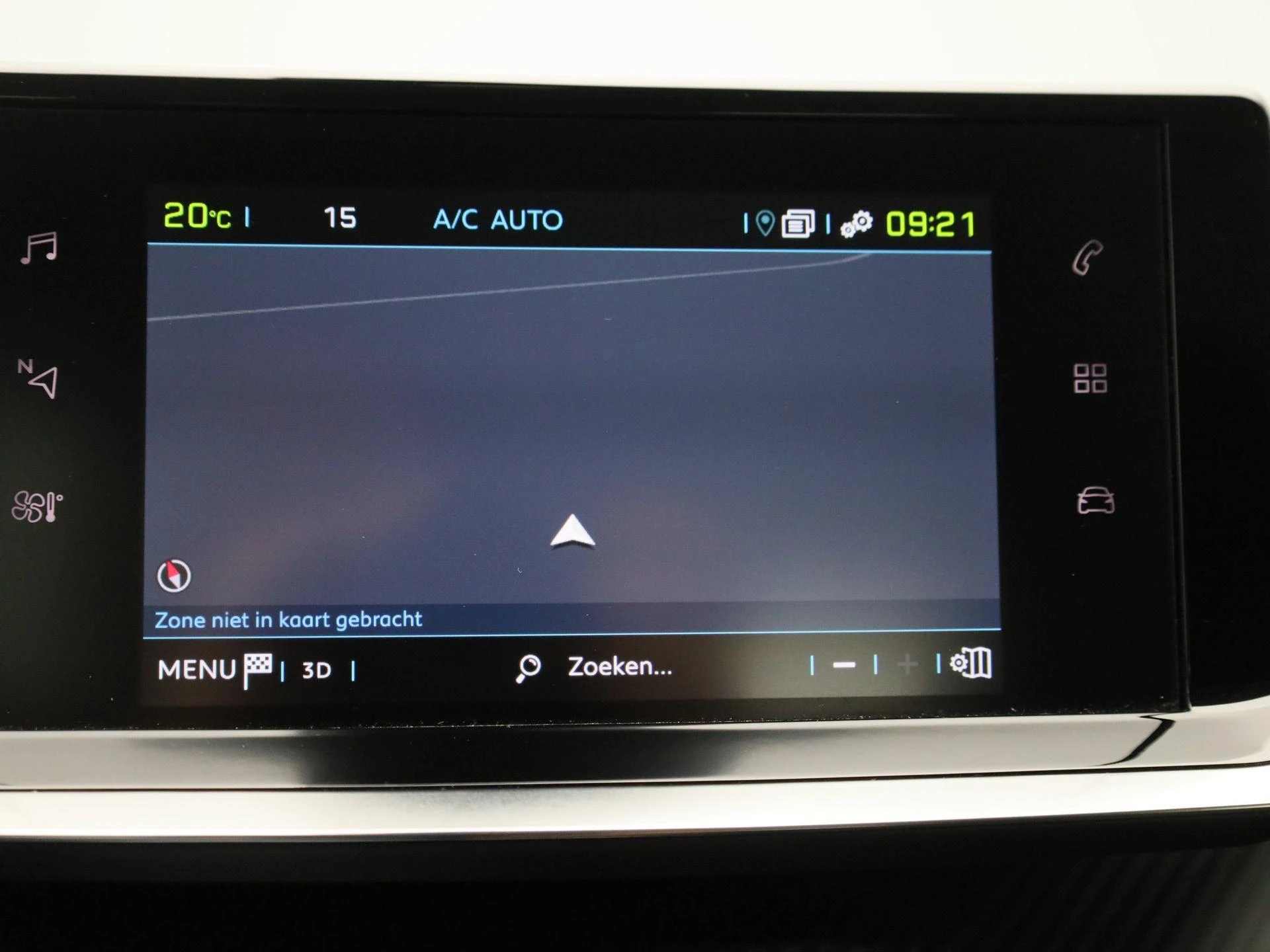 Peugeot-e-2008-image-23