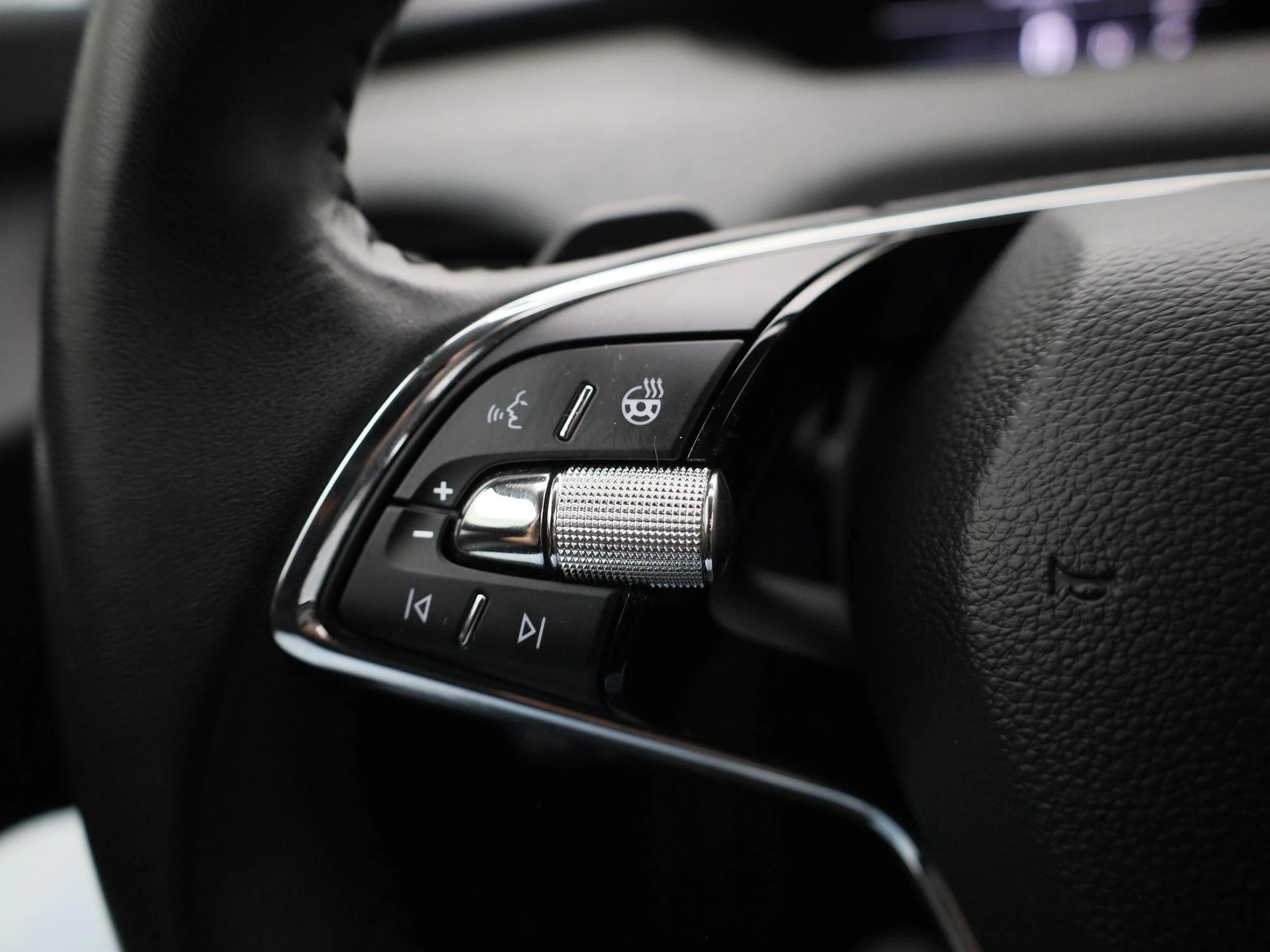 Škoda-Enyaq iV-image-17