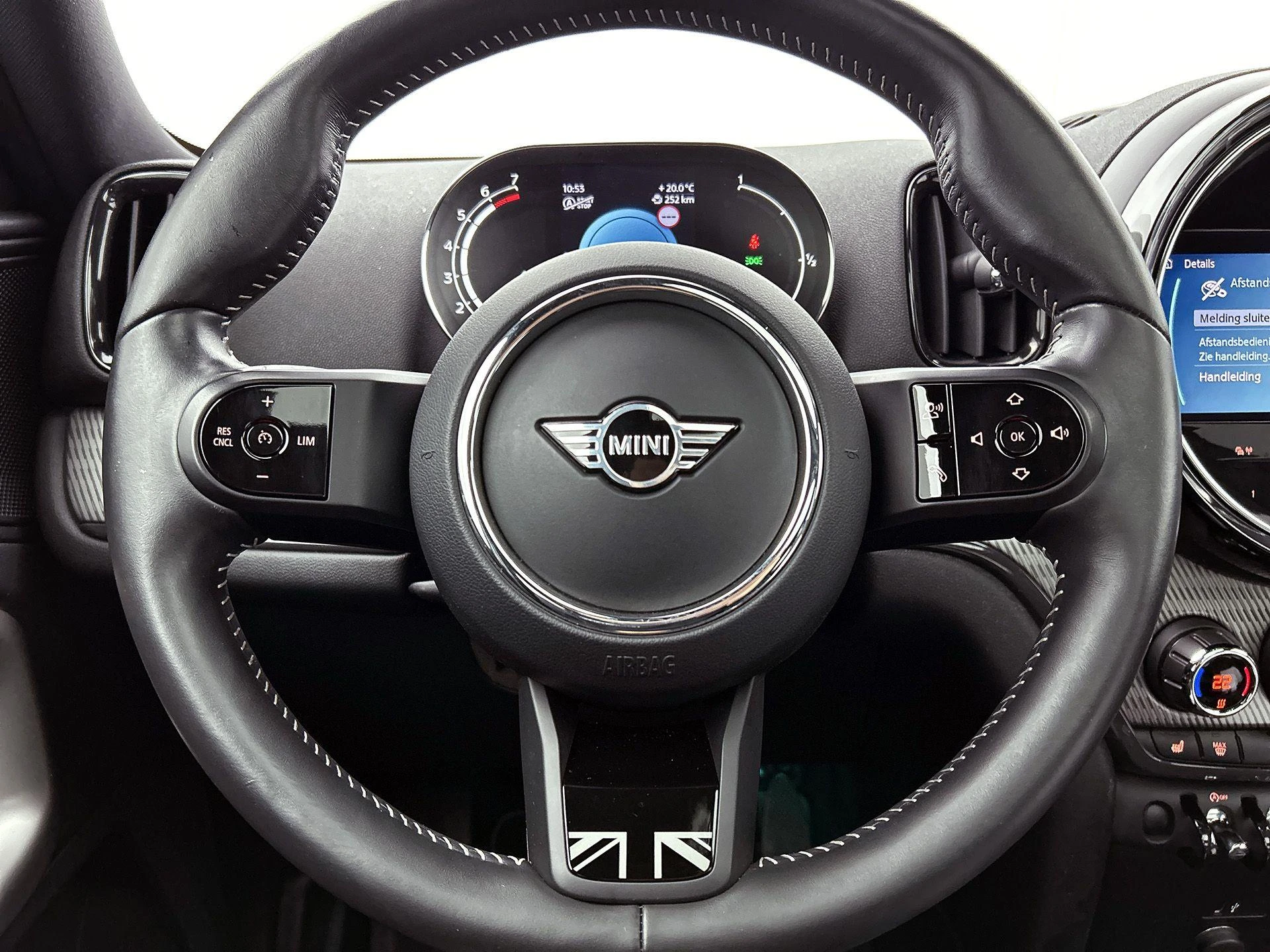 MINI-Countryman-image-29