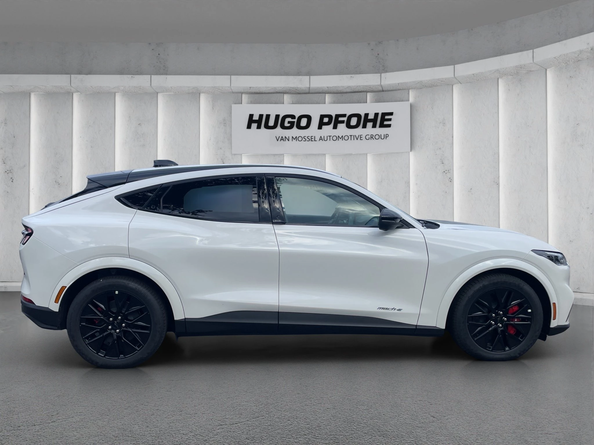 Ford Mustang Mach-E Premium Extended Range RWD