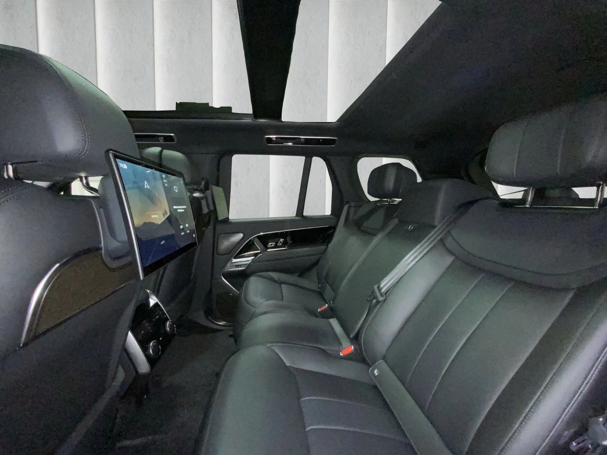 Land Rover-Range Rover-image-7
