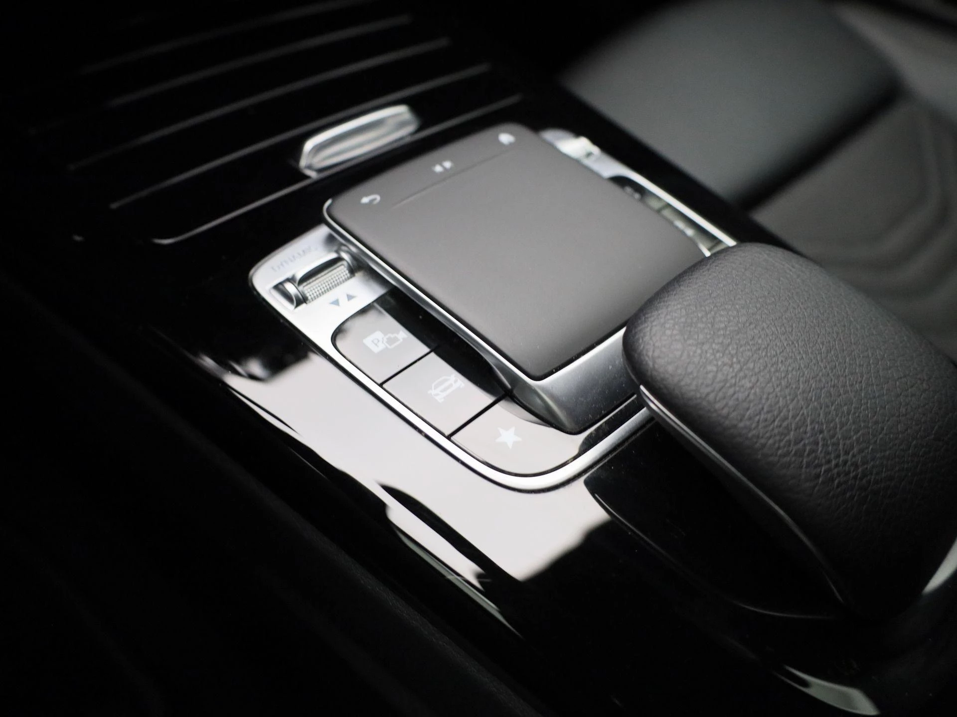 Mercedes-Benz-A-Klasse-image-18