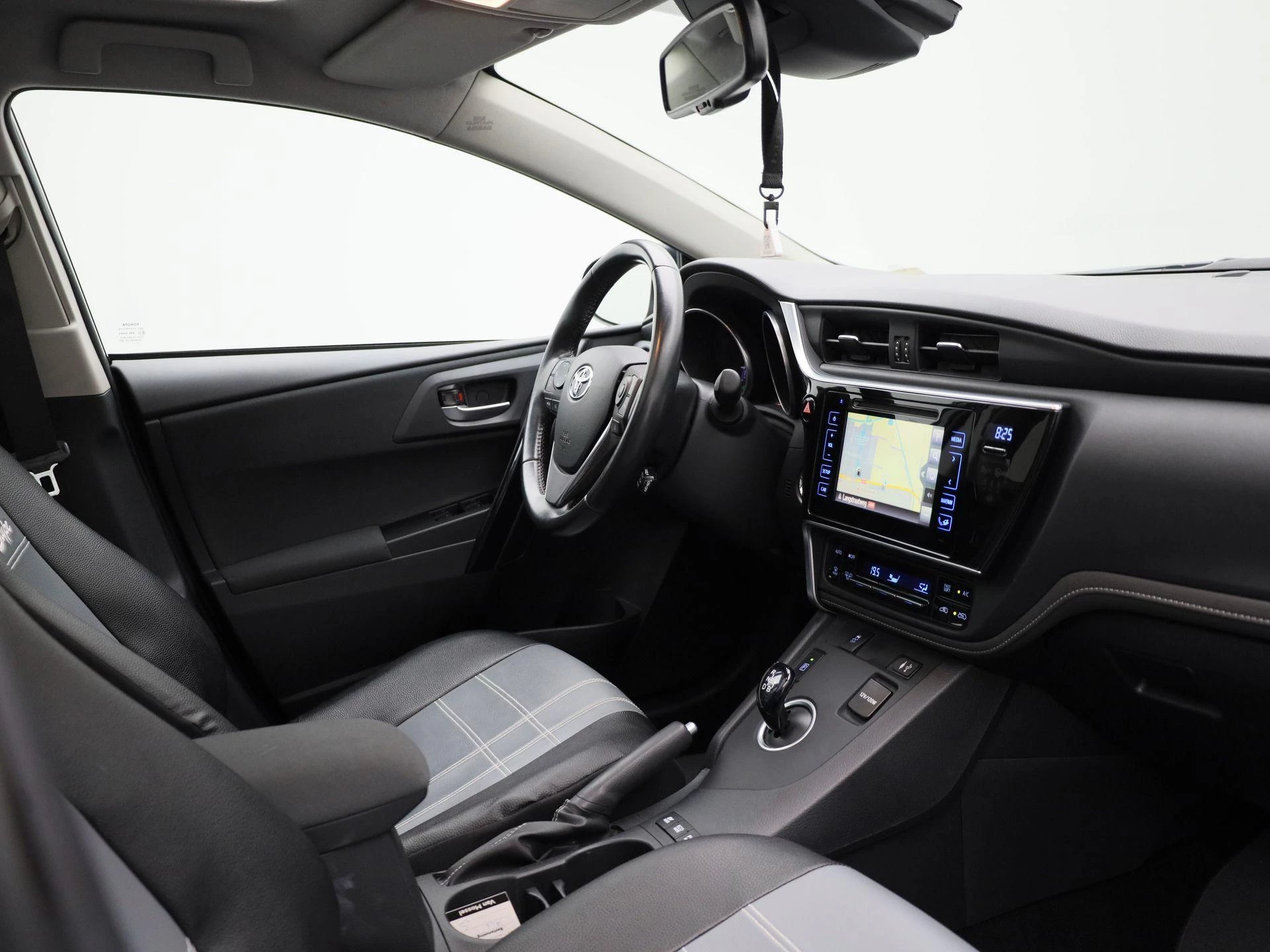 Toyota-Auris-image-32