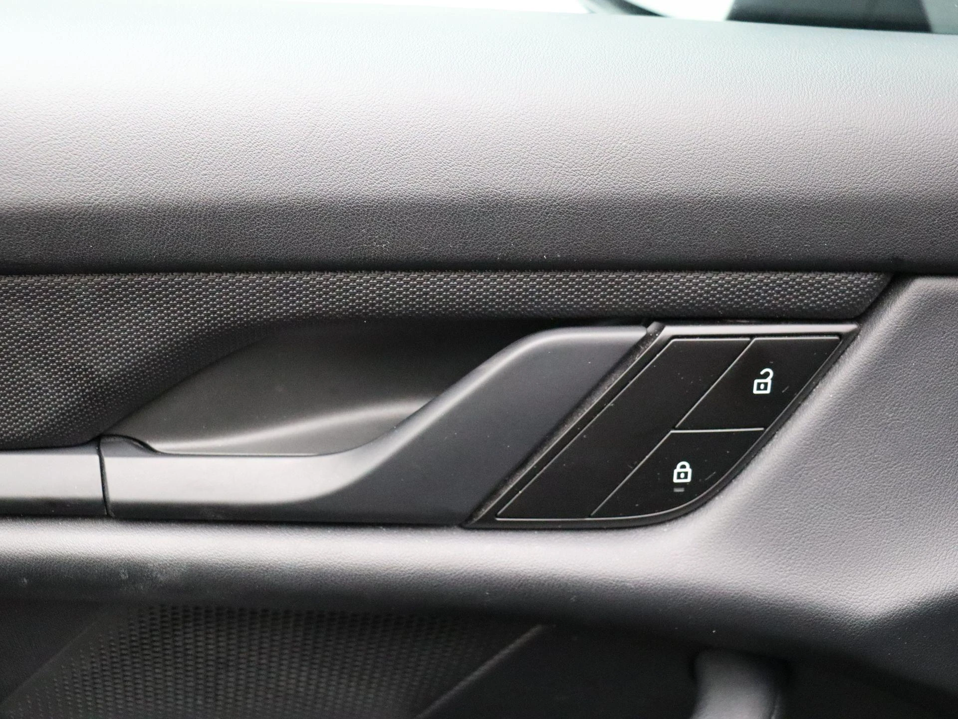 Porsche-Taycan-image-9