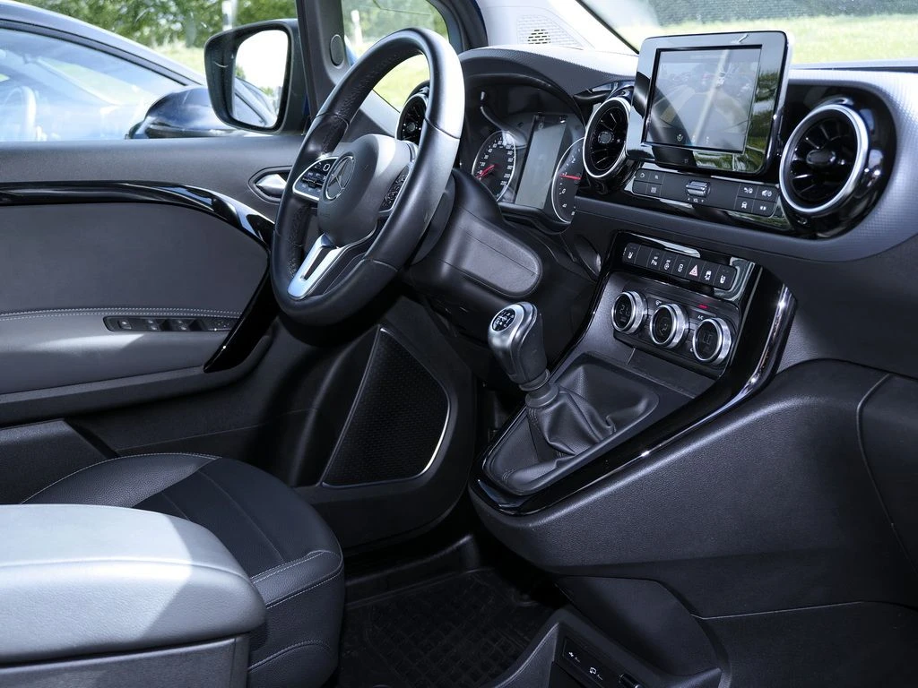 Mercedes-Benz-T-Klasse 180-image-8