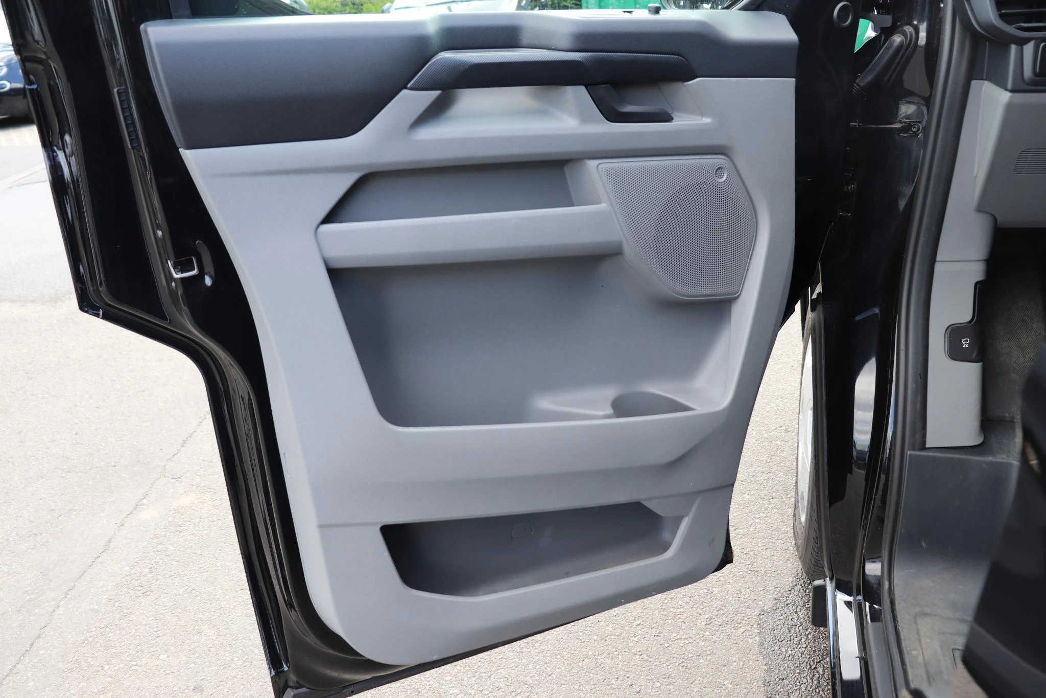 Ford-Transit Custom-image-11