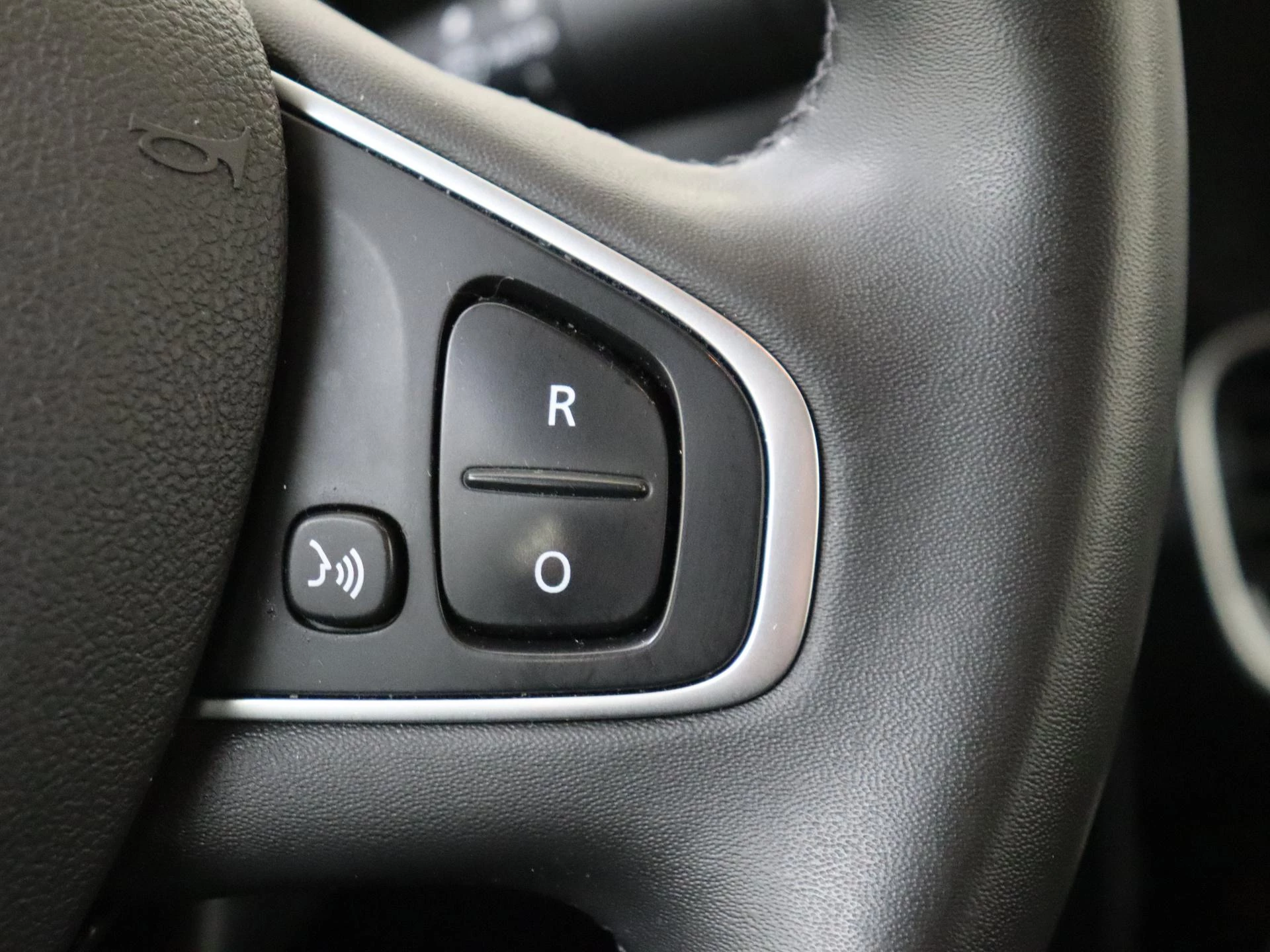 Renault-Clio-image-17