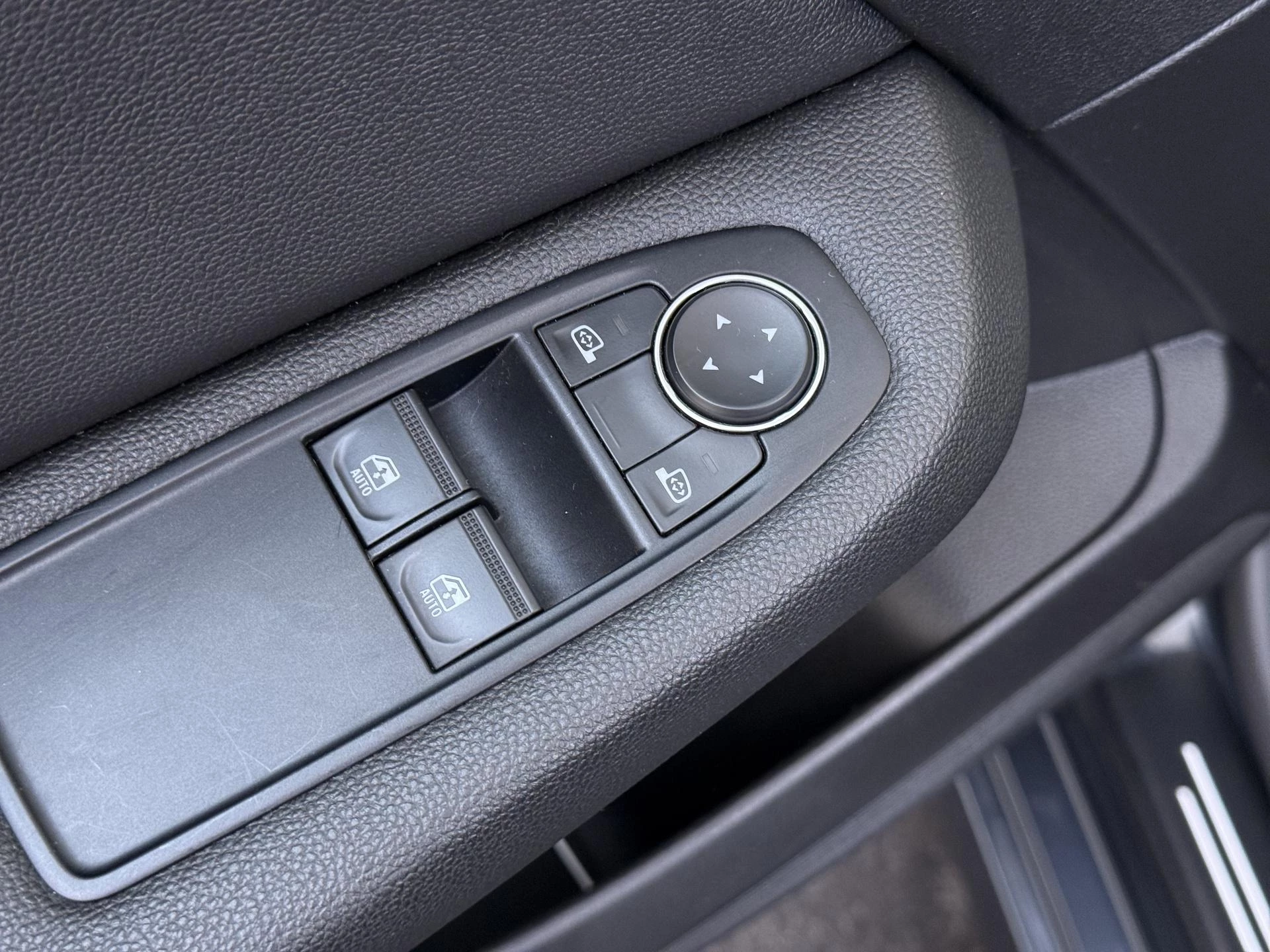 Renault-Clio-image-21