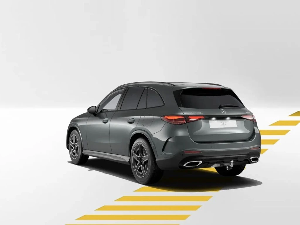 Mercedes-Benz-GLC 300 e-image-4