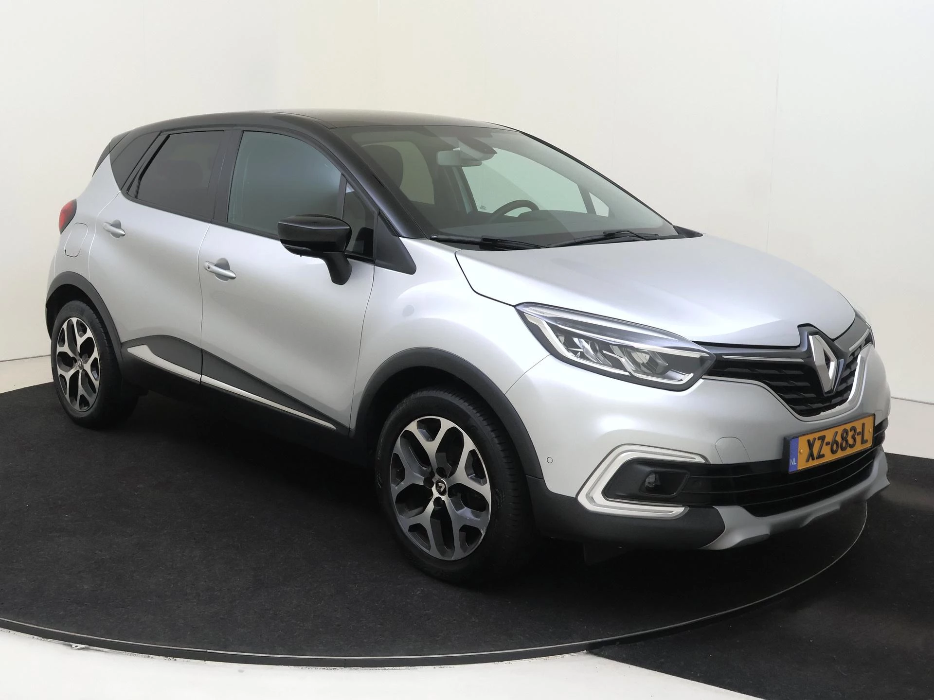 Renault-Captur-image-1