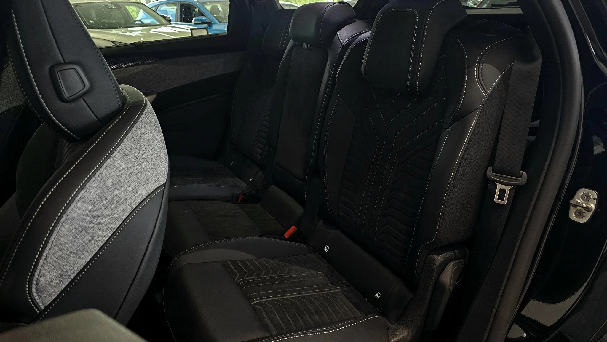 Peugeot-e-5008-image-18