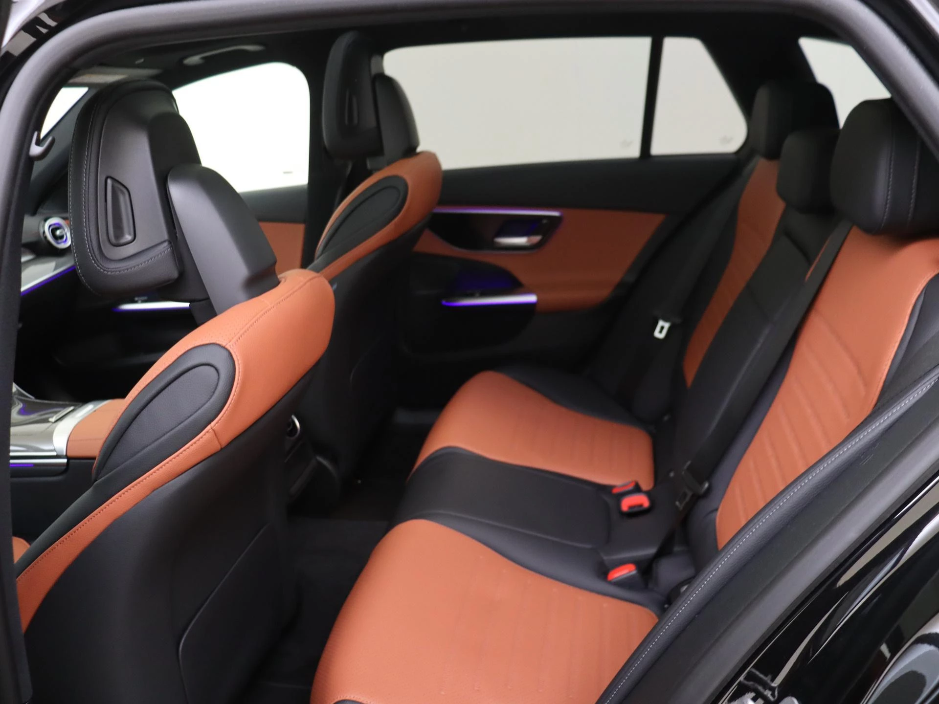 Mercedes-Benz-C-Klasse-image-5