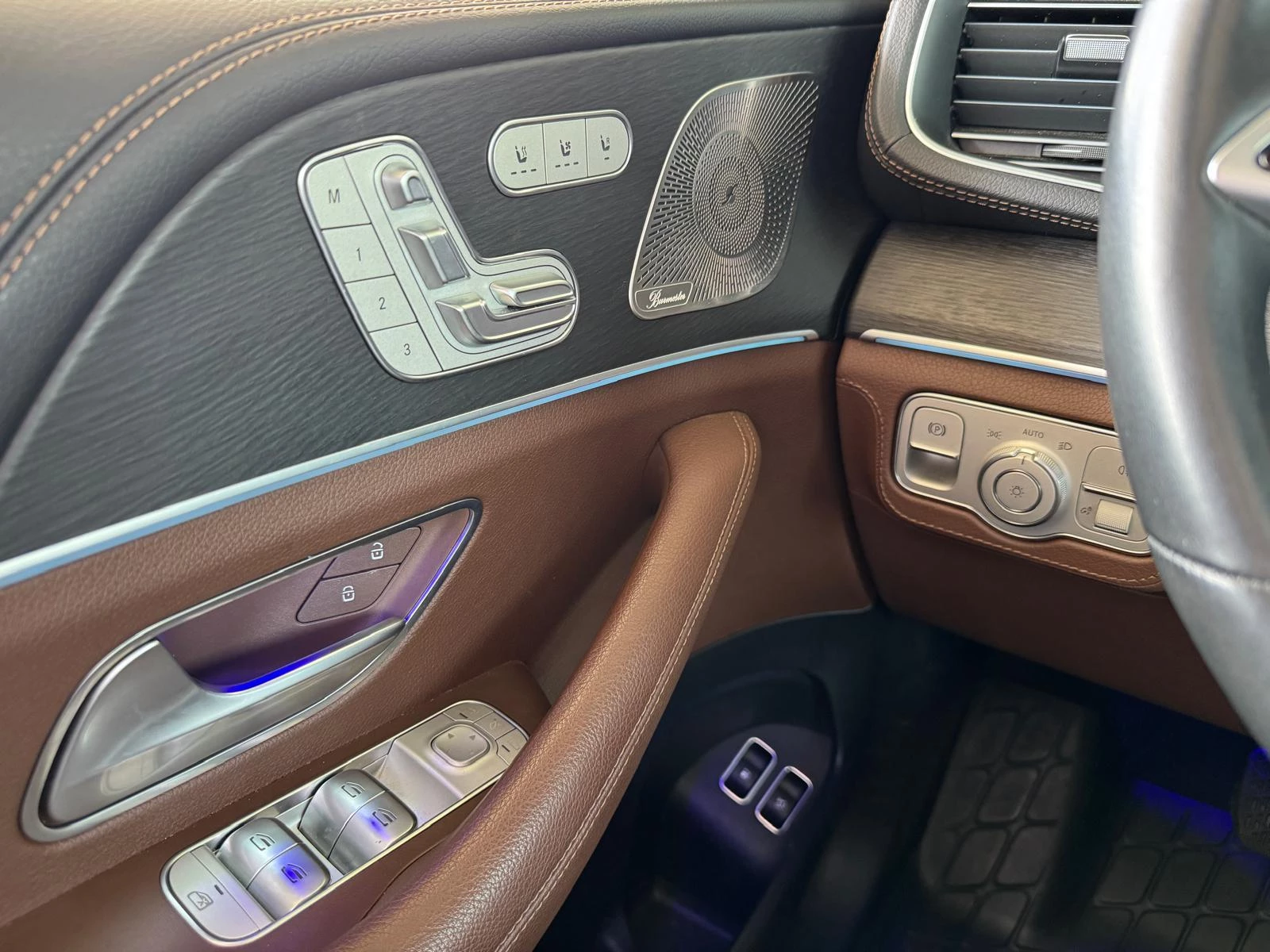 Mercedes-Benz-GLE-image-25